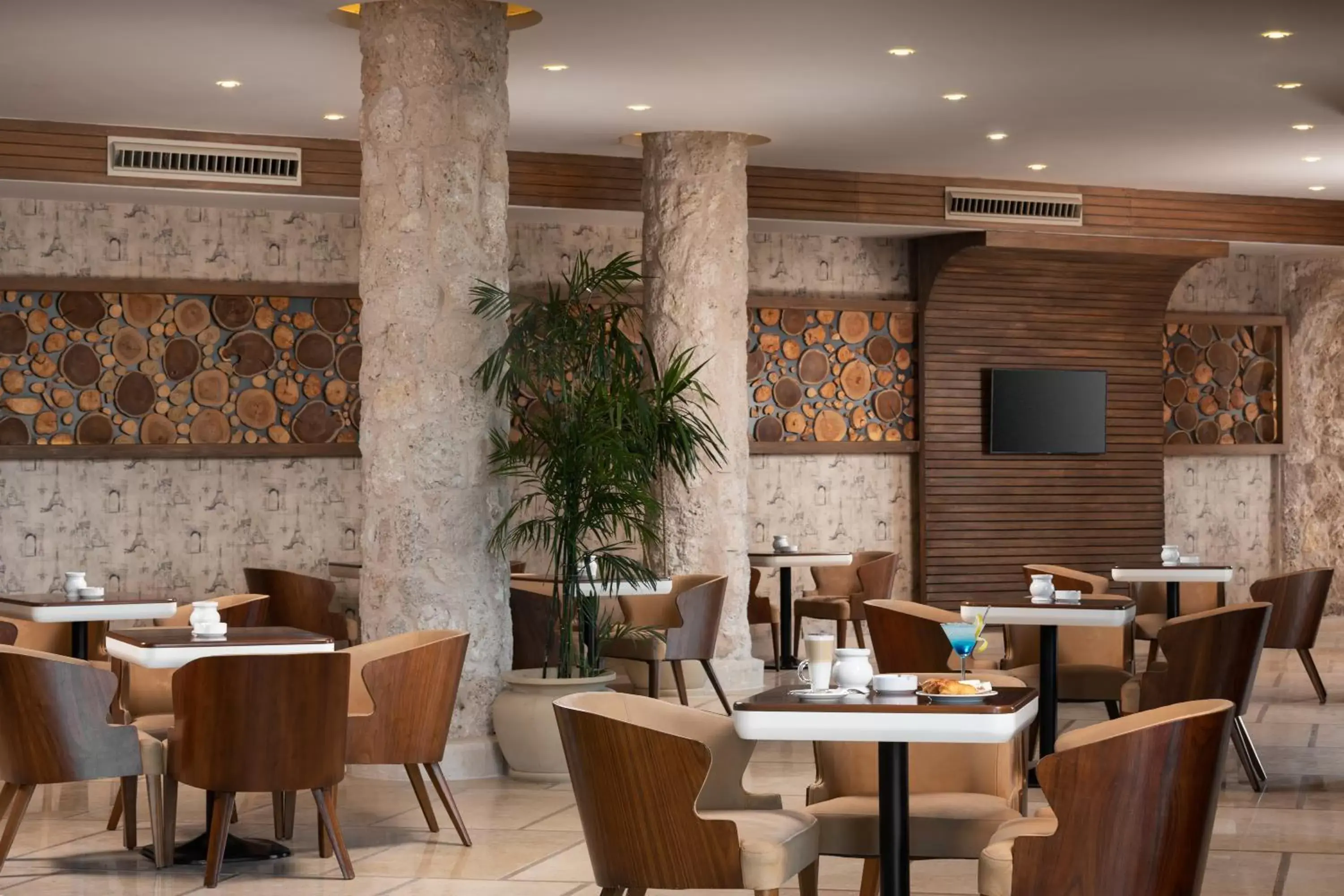 Lounge or bar, Restaurant/Places to Eat in Pickalbatros Citadel Resort Sahl Hasheesh