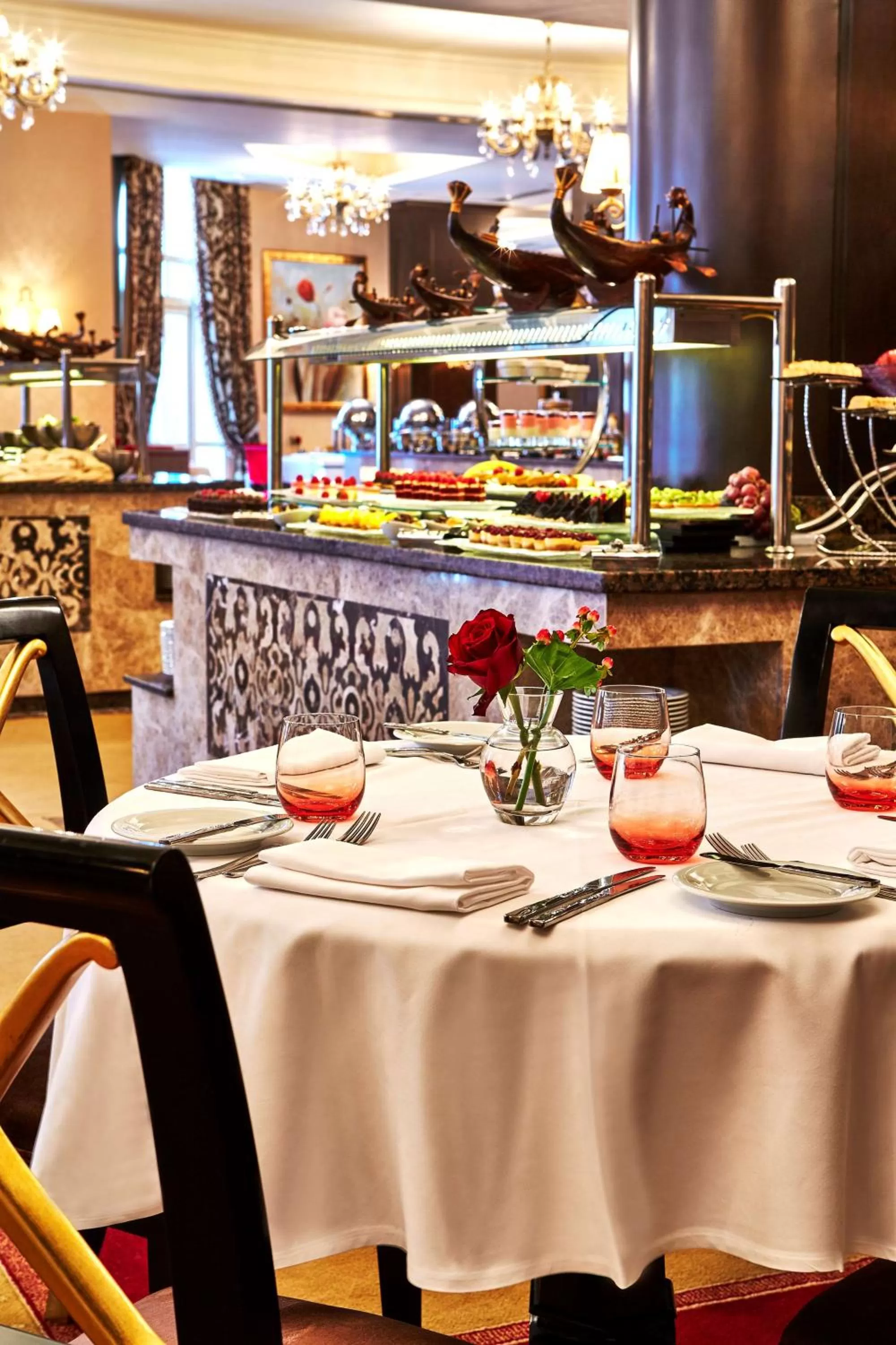 Restaurant/places to eat in Royal Maxim Palace Kempinski Cairo