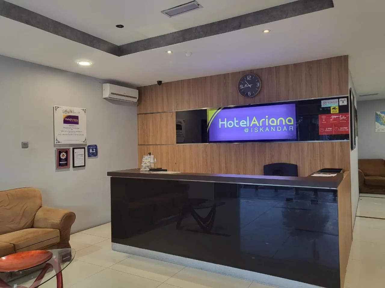 Lobby/Reception in Hotel Zamburger Second Link