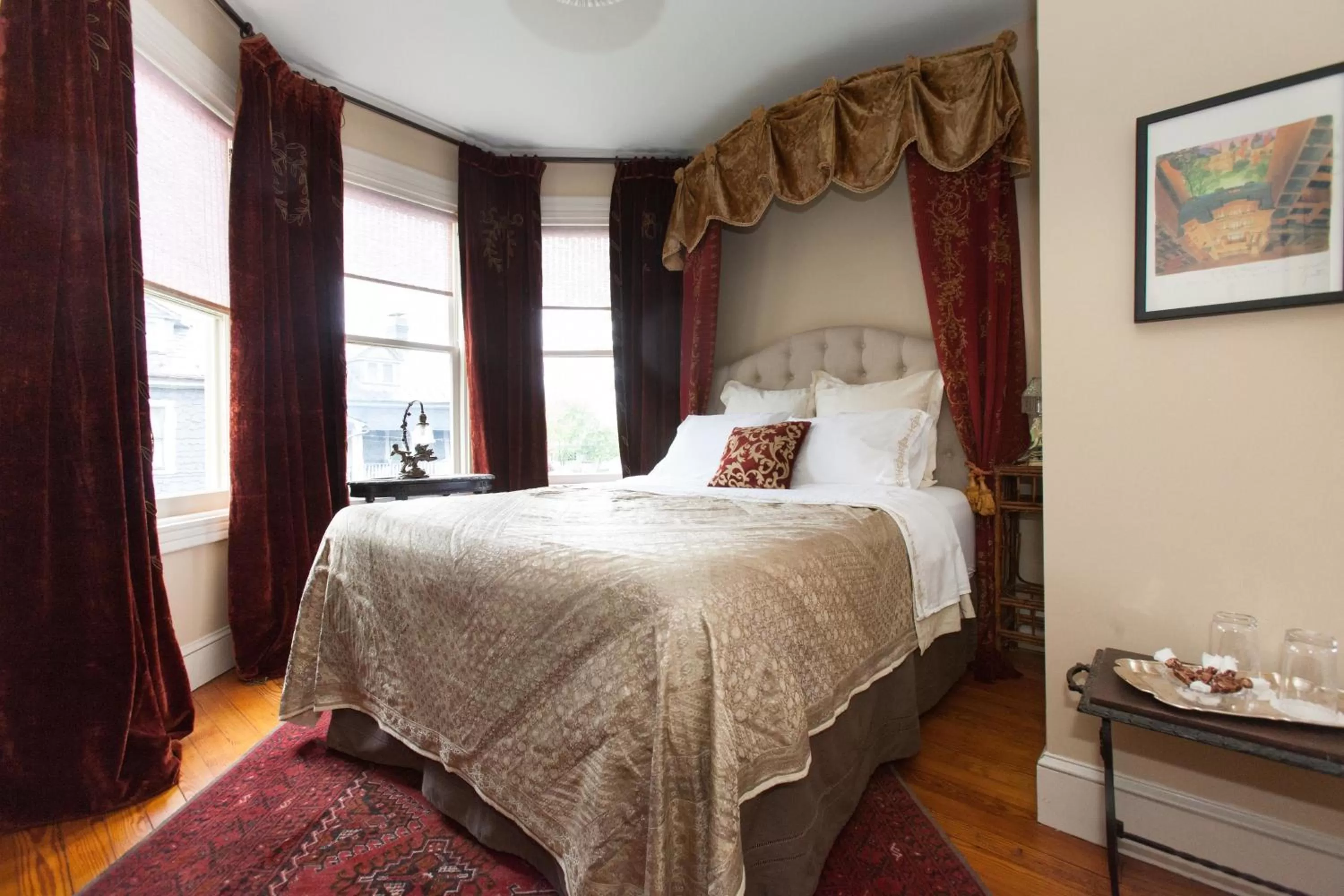 Bedroom, Bed in 10 Clarke