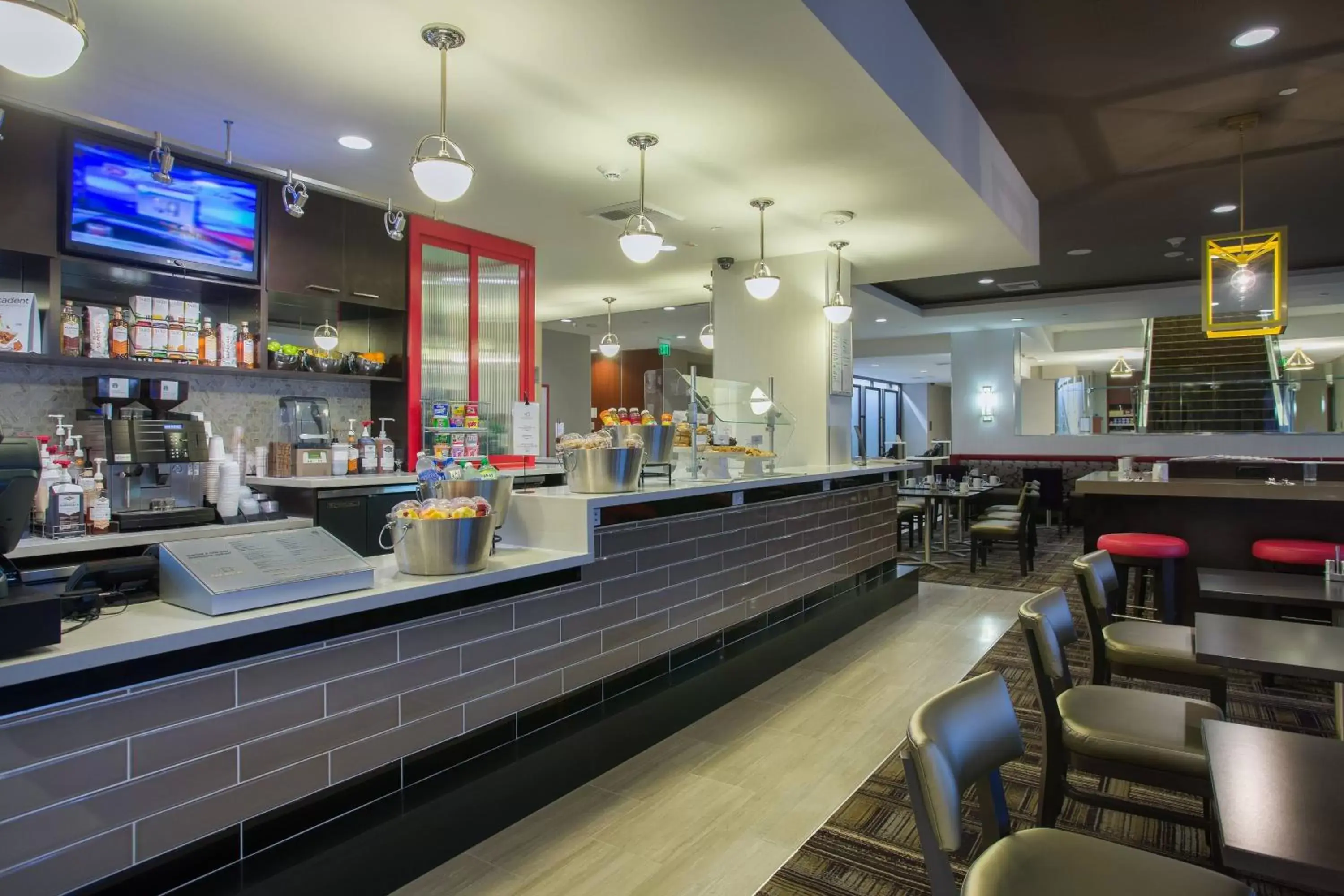Restaurant/places to eat, Lounge/Bar in Courtyard by Marriott Los Angeles Westside