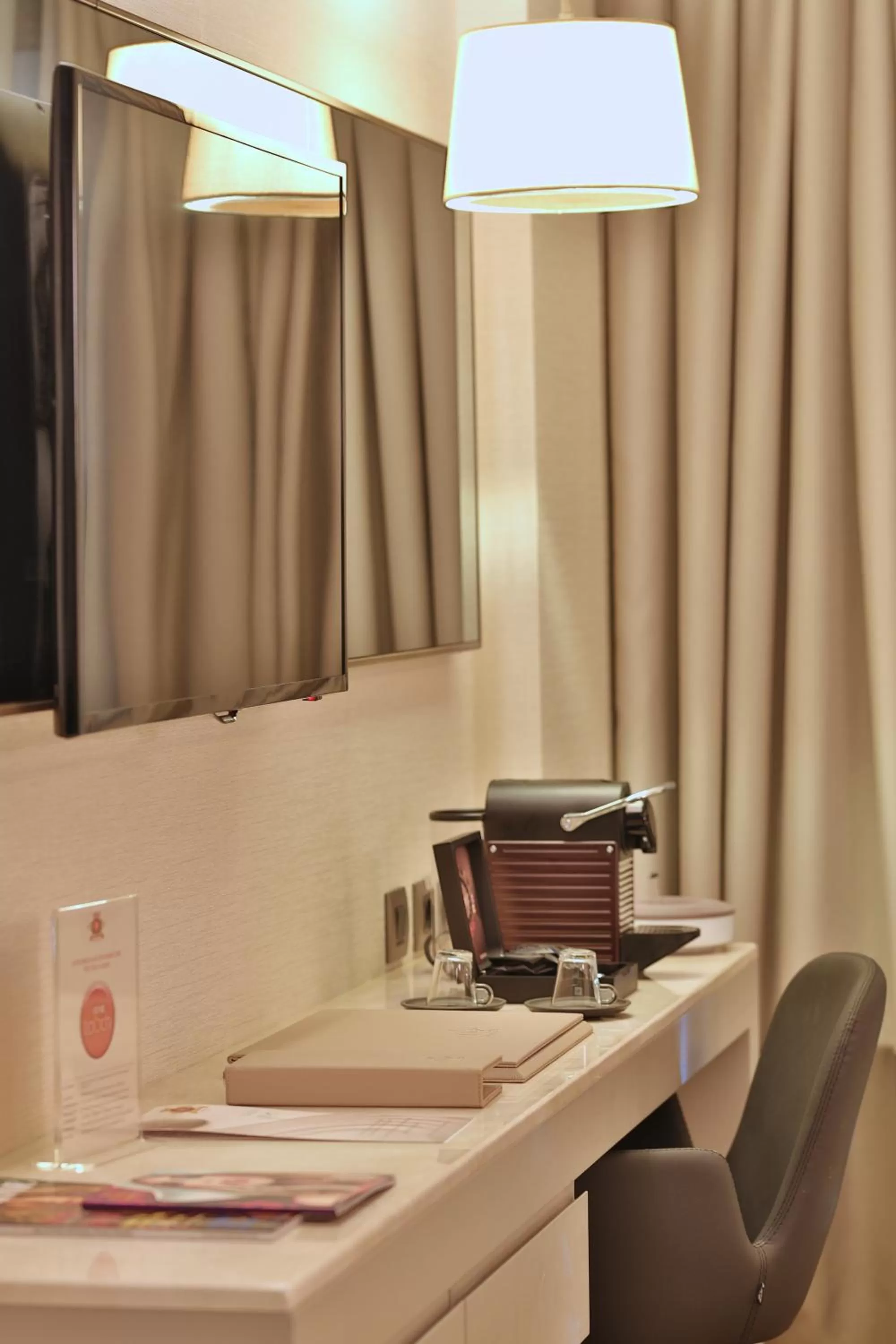 Coffee/tea facilities in Dosso Dossi Hotels & SPA Downtown