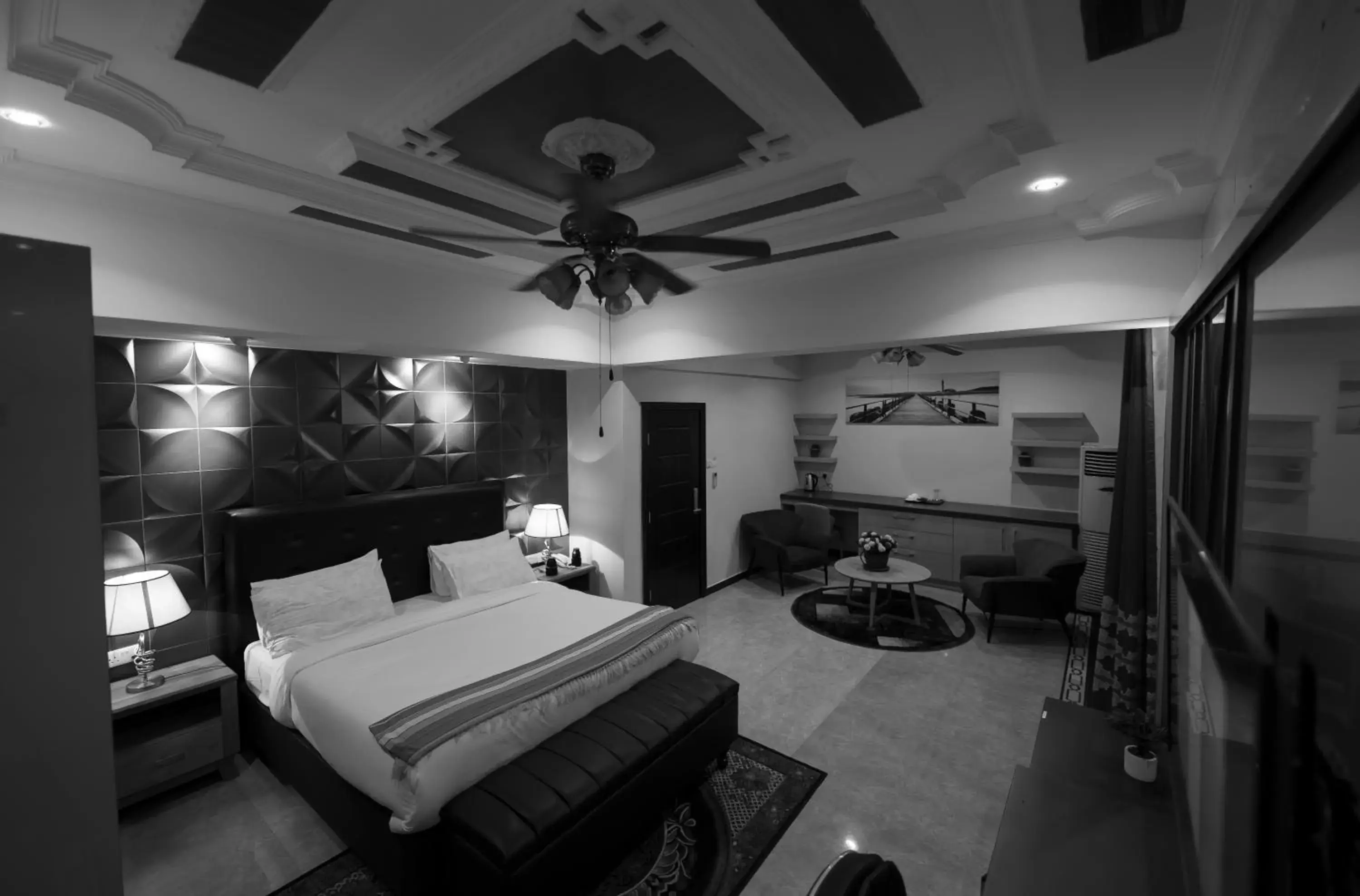 Photo of the whole room in Lantana Hotel