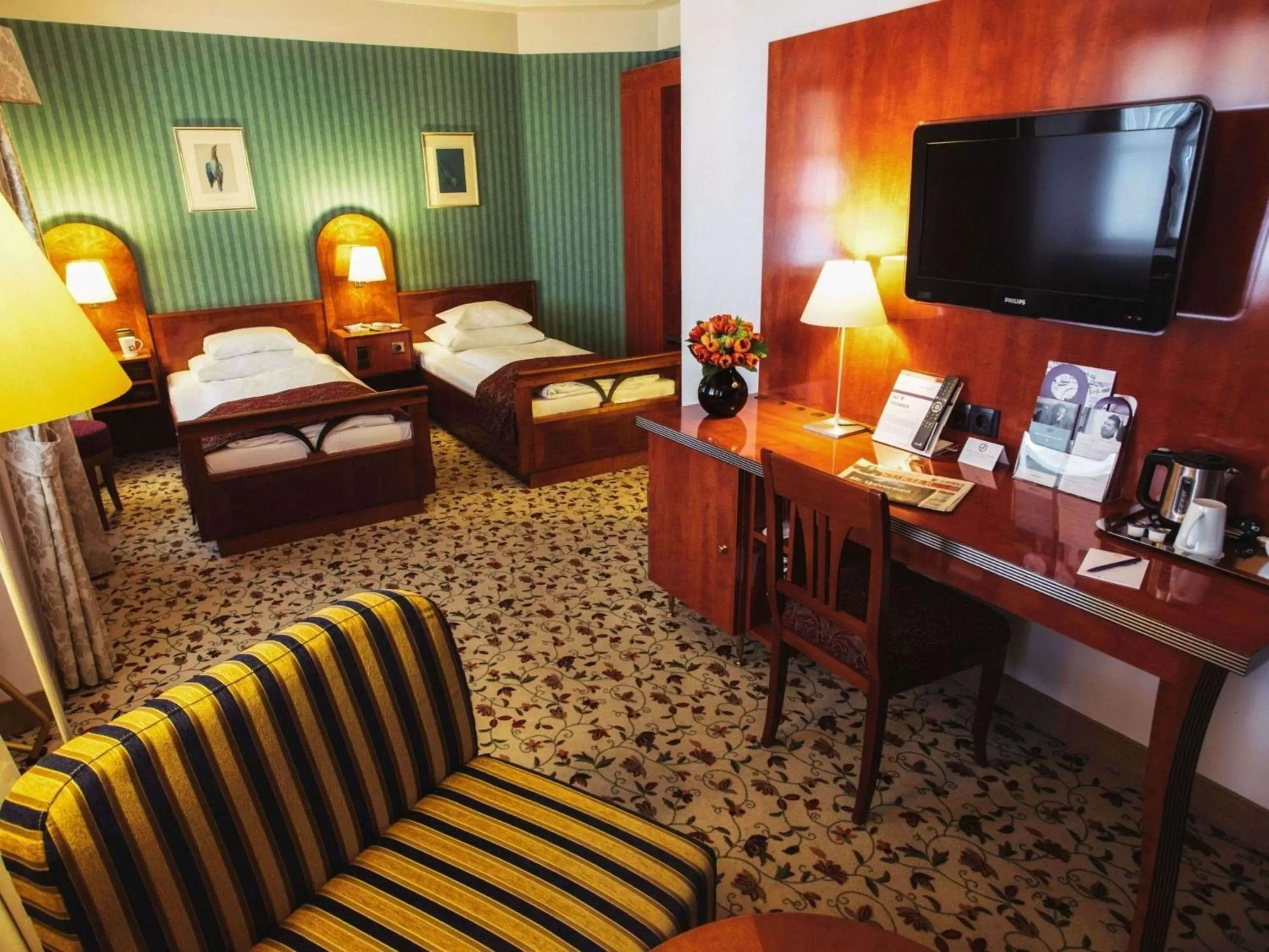 Photo of the whole room, Bed in Mercure Grand Hotel Biedermeier Wien
