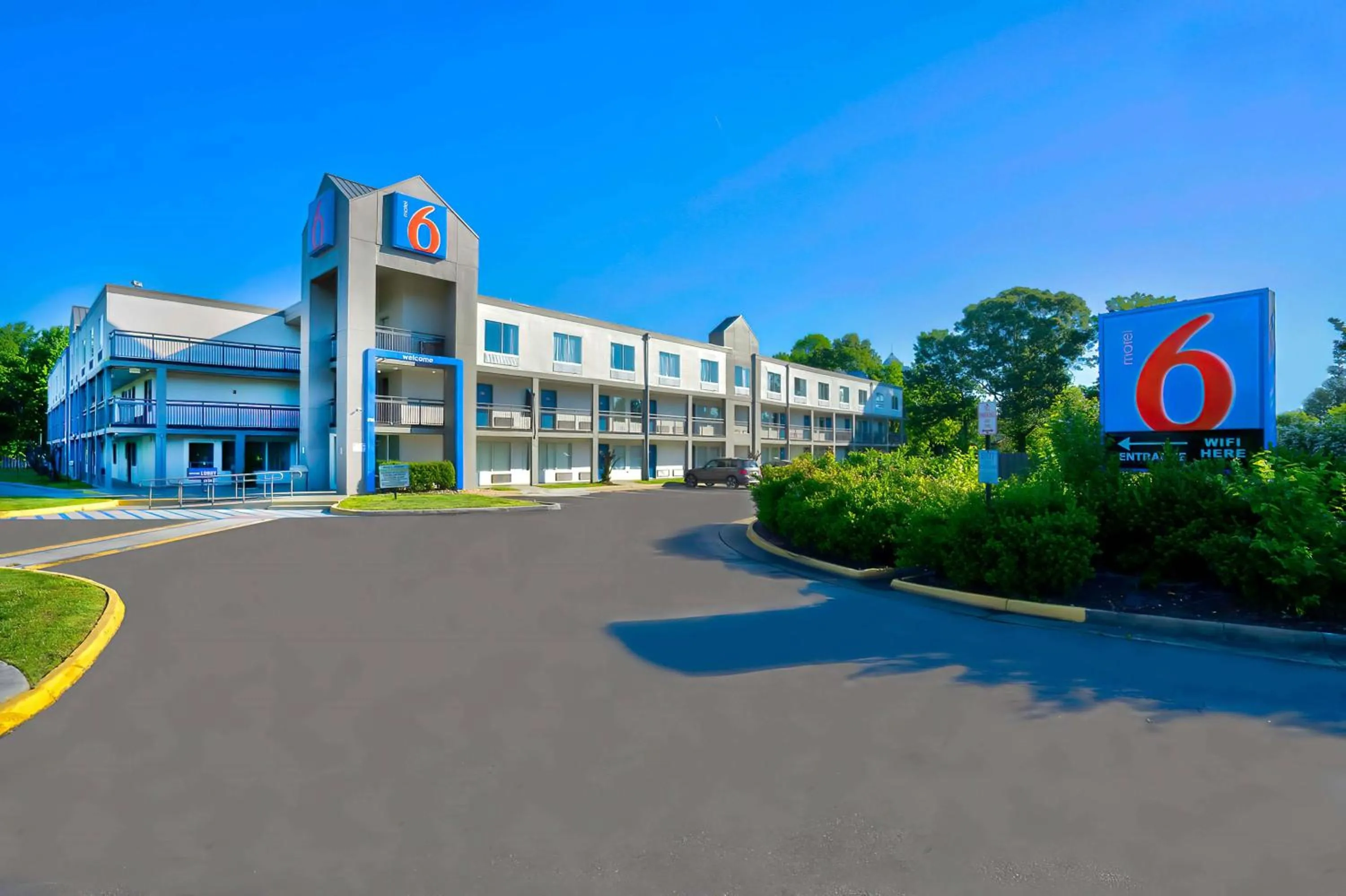 Property building in Motel 6 Virginia Beach