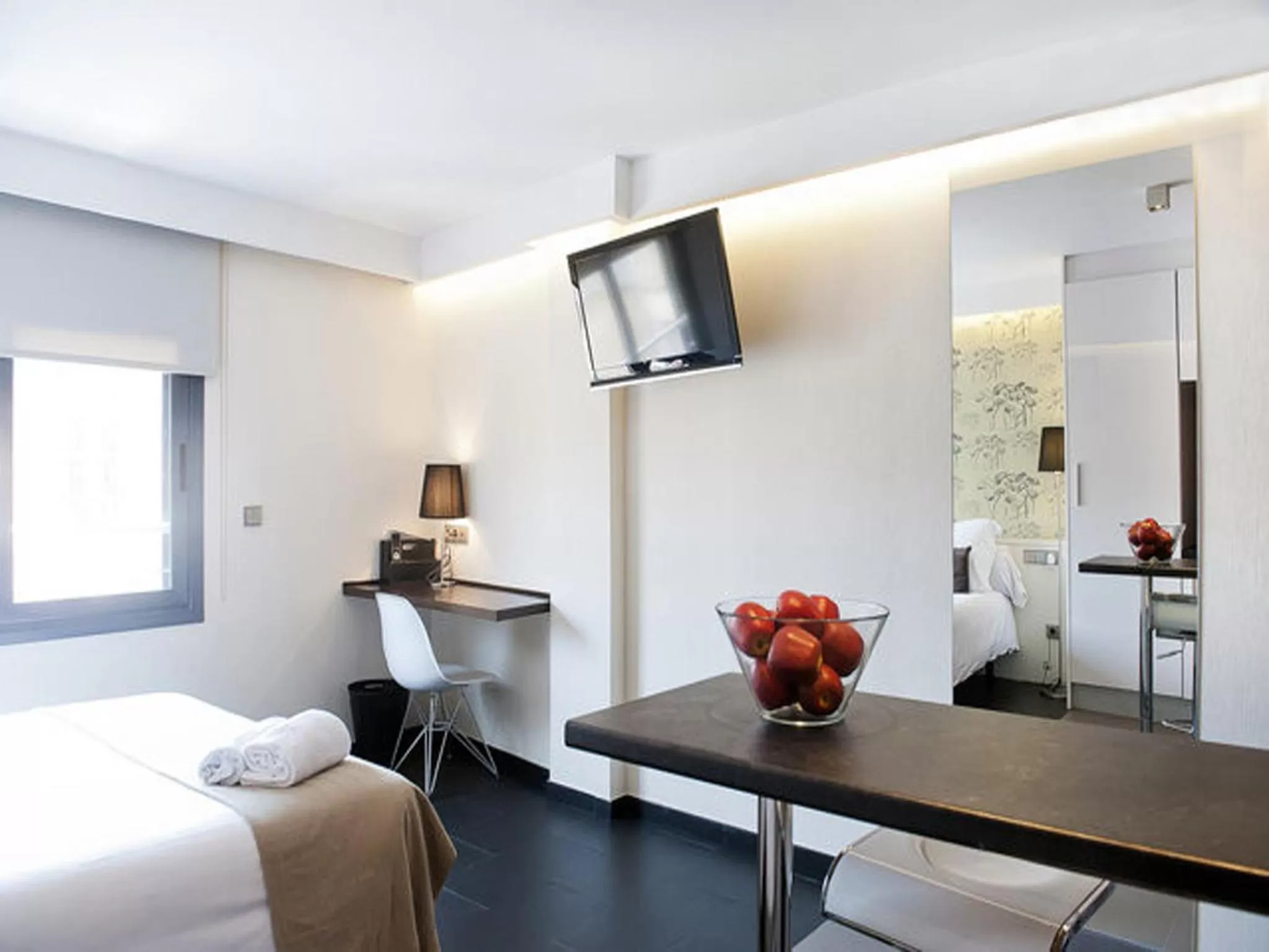 Bed in Barcelona Fifteen central Aparthotel