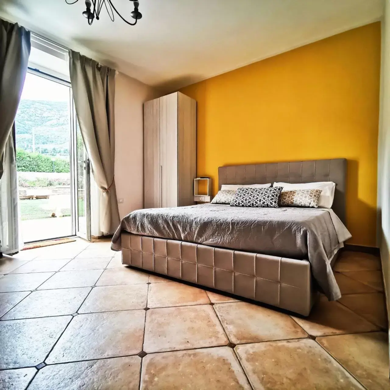 Photo of the whole room, Bed in Il Sentiero di Leano