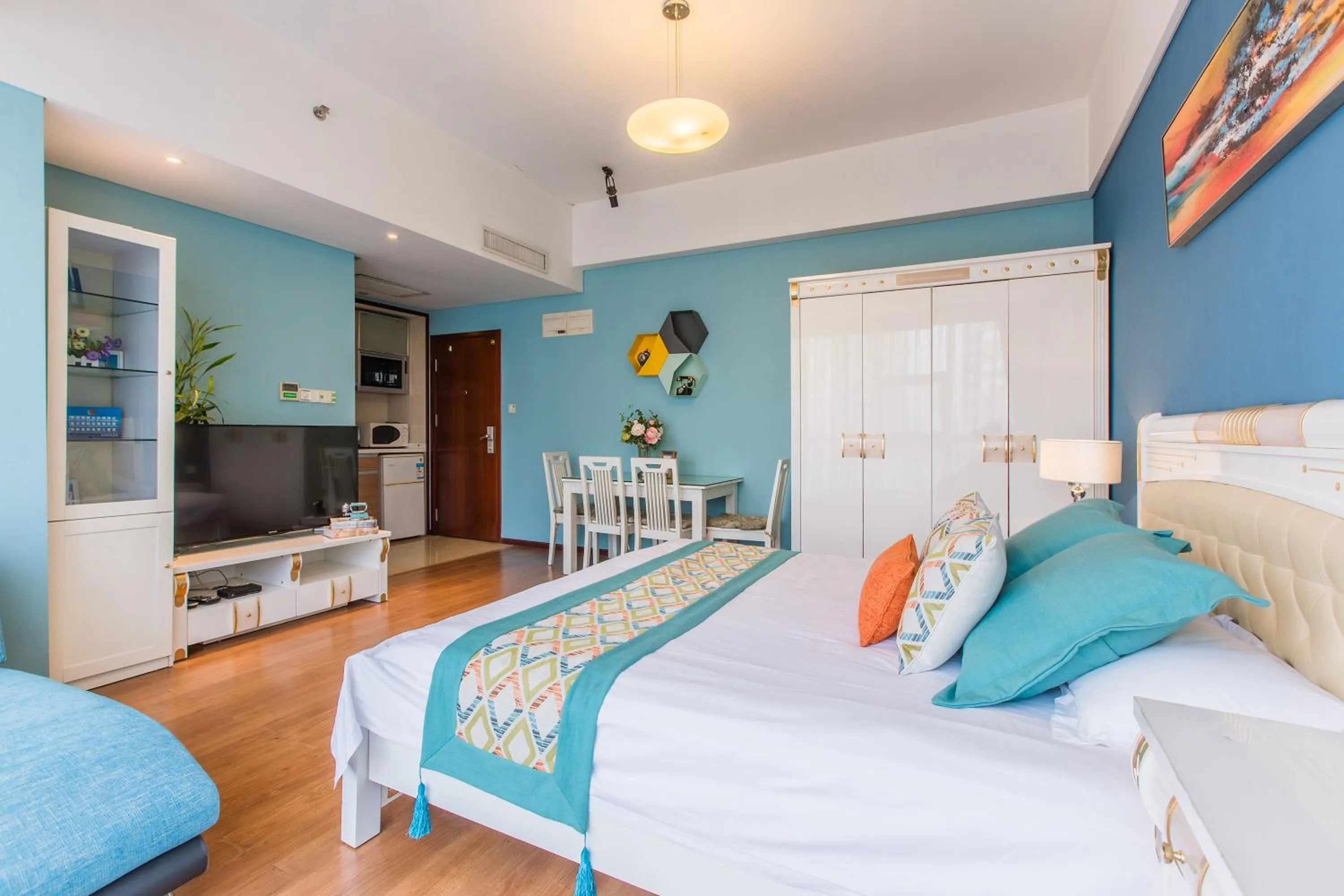 Bed in Westlake 7 Service Apartment