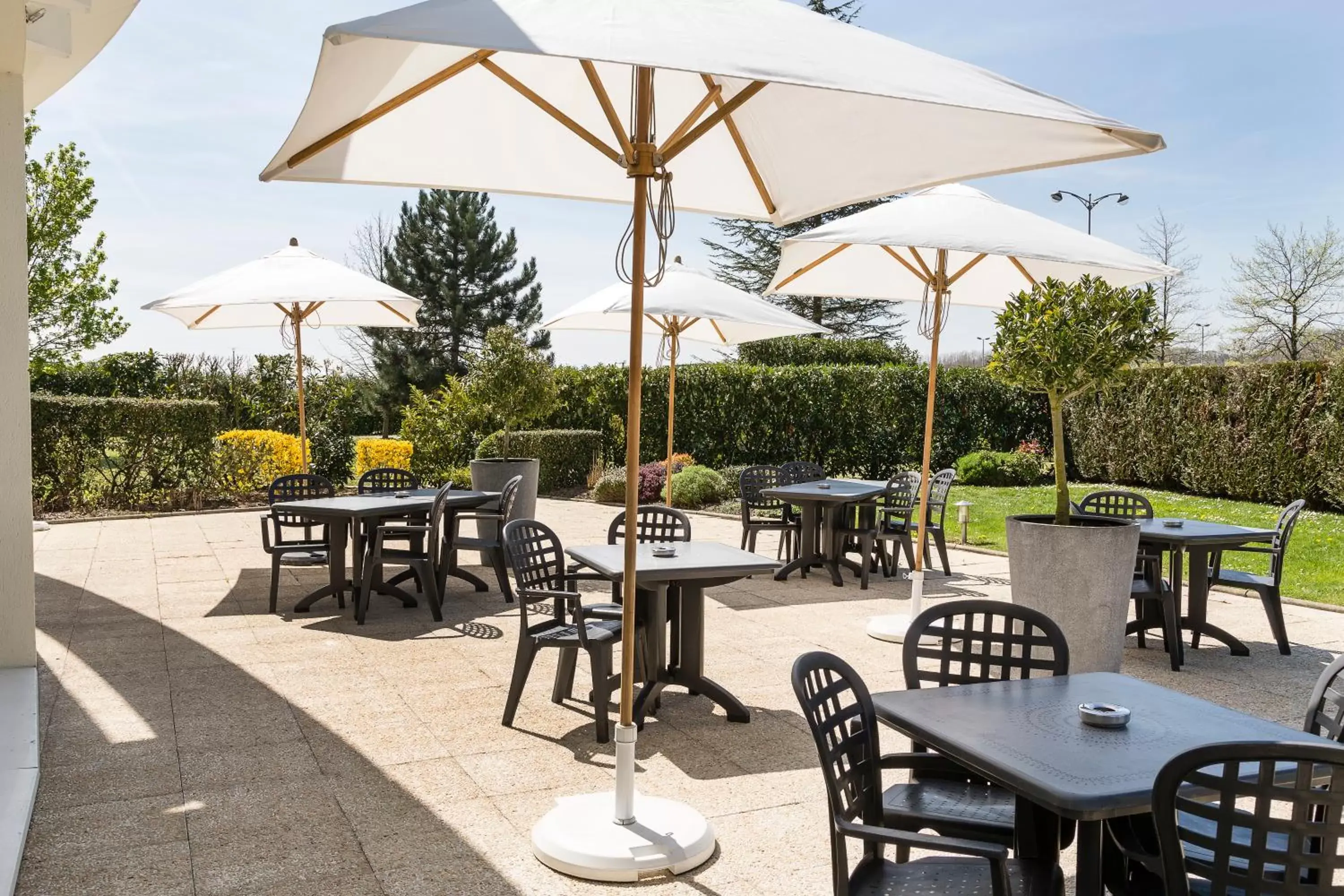 Balcony/Terrace, Restaurant/Places to Eat in Mercure Compiègne Sud