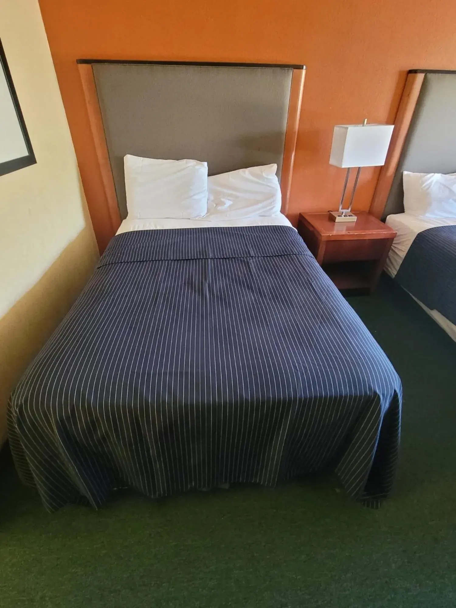 Bed in 121 Motel Henderson