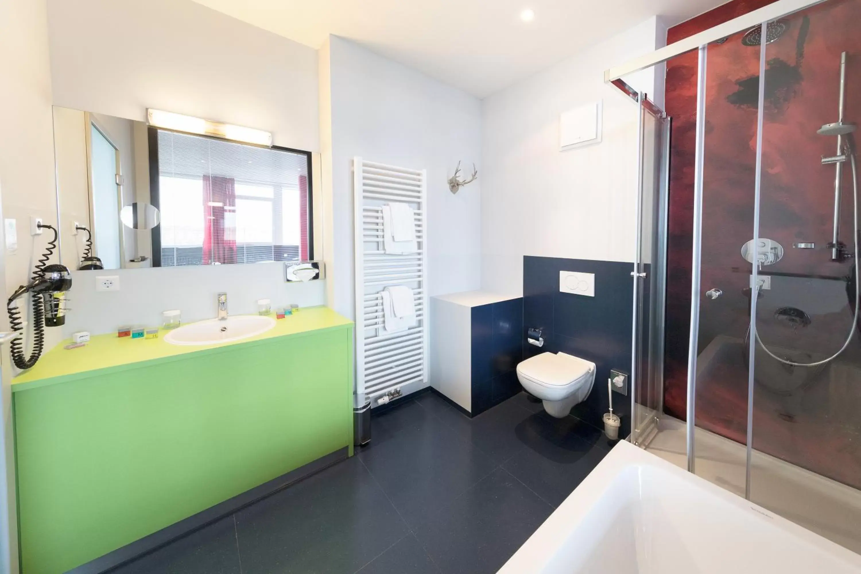 Photo of the whole room, Bathroom in AMH Airport-Messe-Hotel Stuttgart