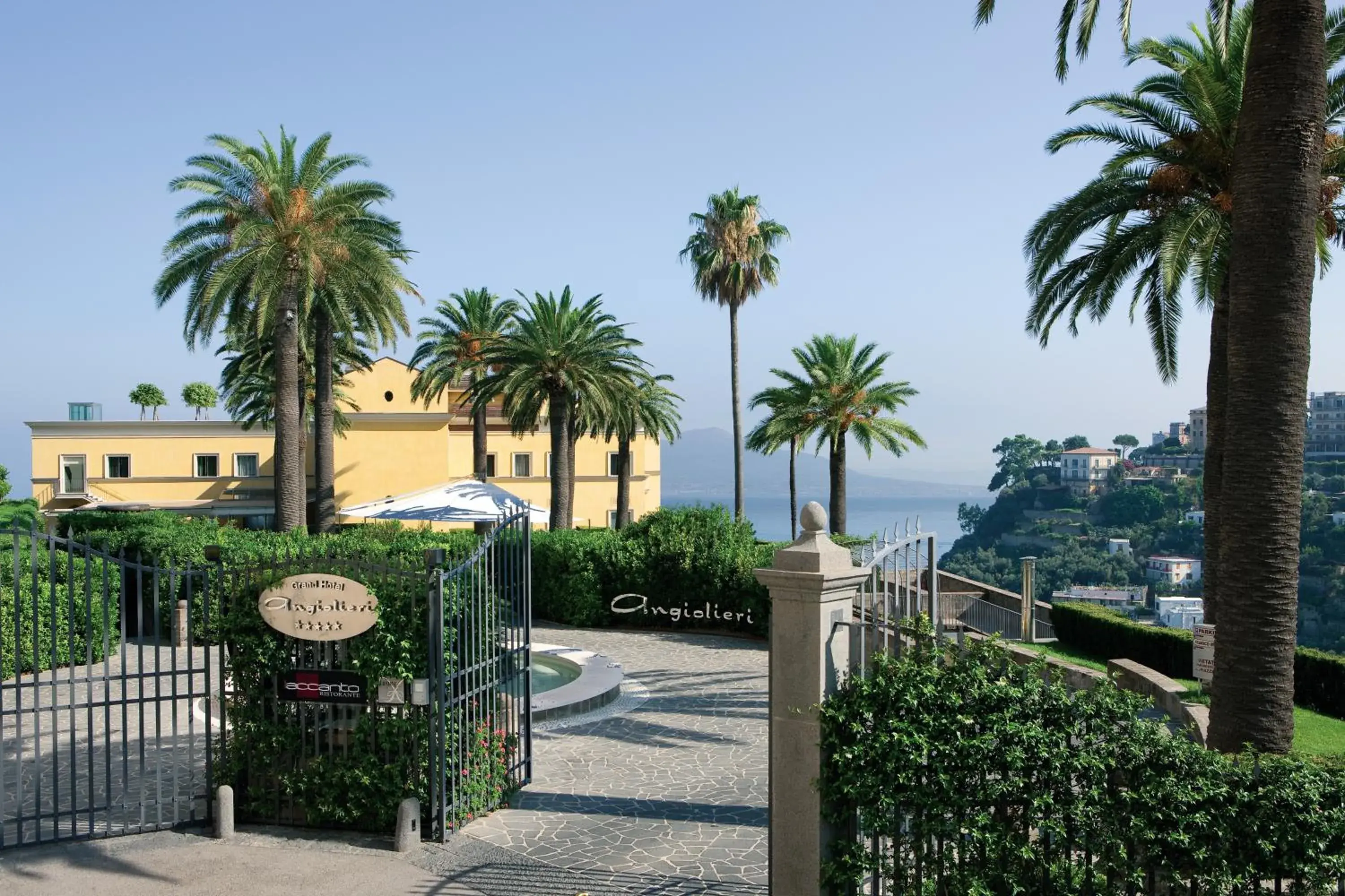 Facade/entrance in Grand Hotel Angiolieri