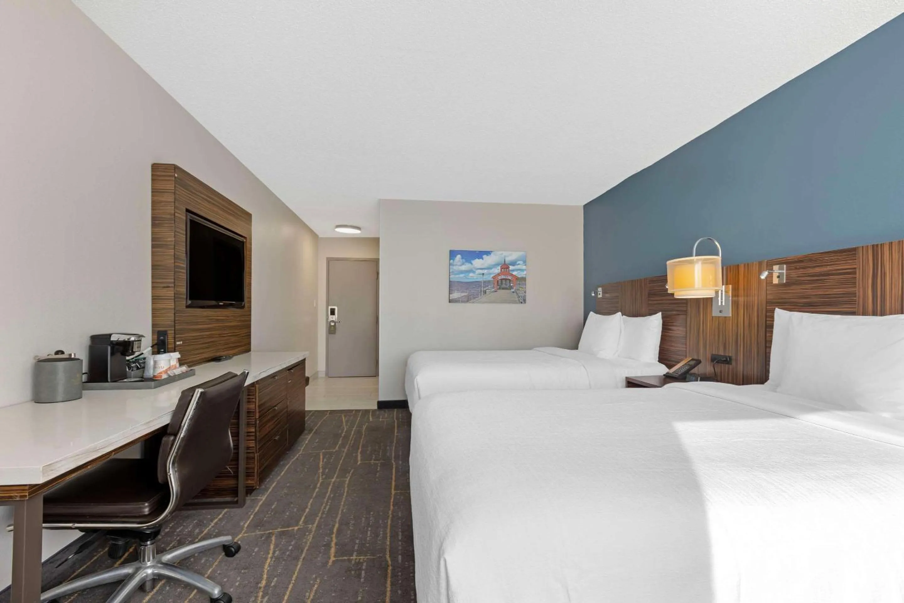 Bedroom in Quality Inn near Finger Lakes and Seneca Falls