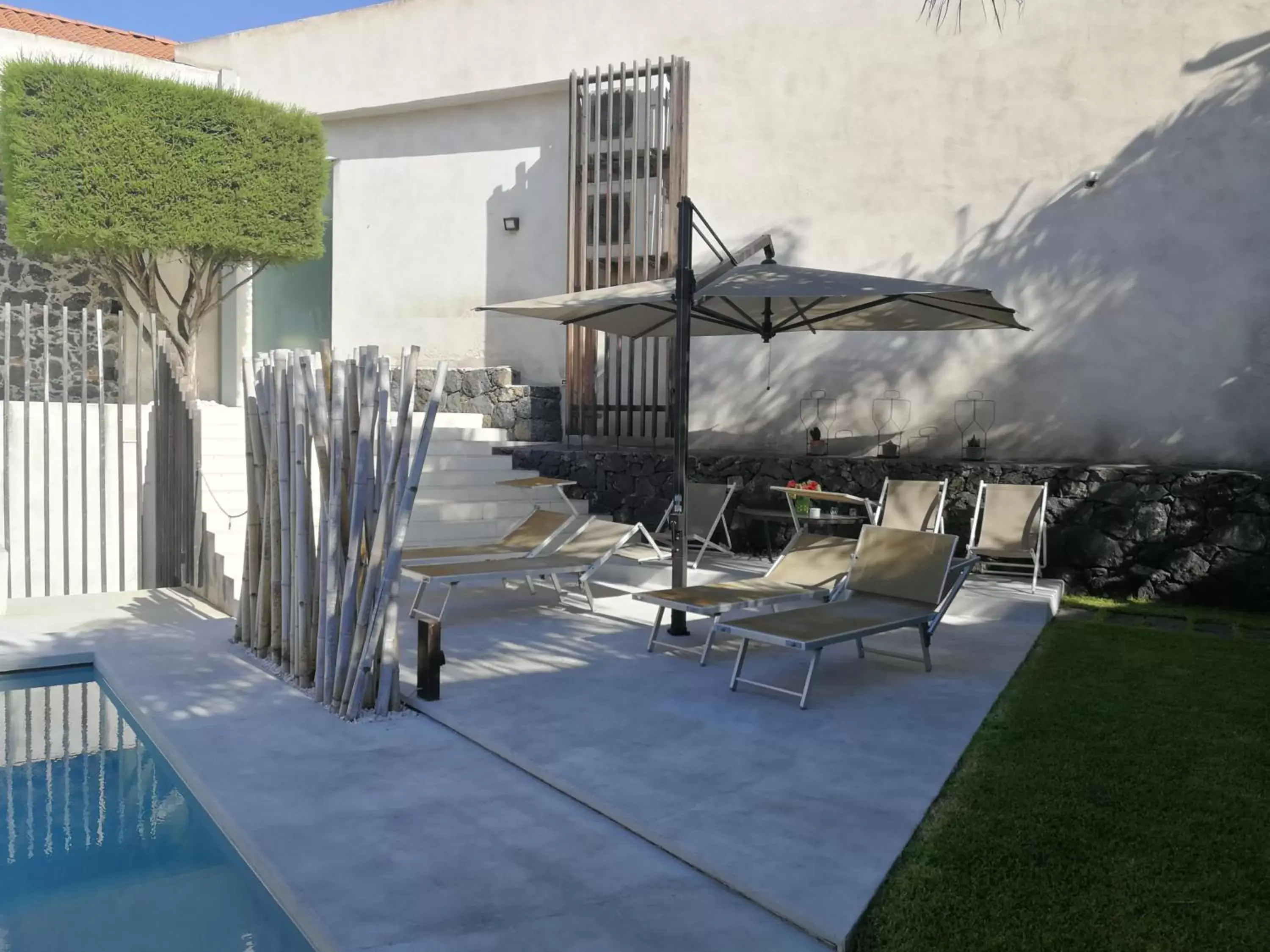 Swimming pool, Patio/Outdoor Area in Sciara Biscari B&B