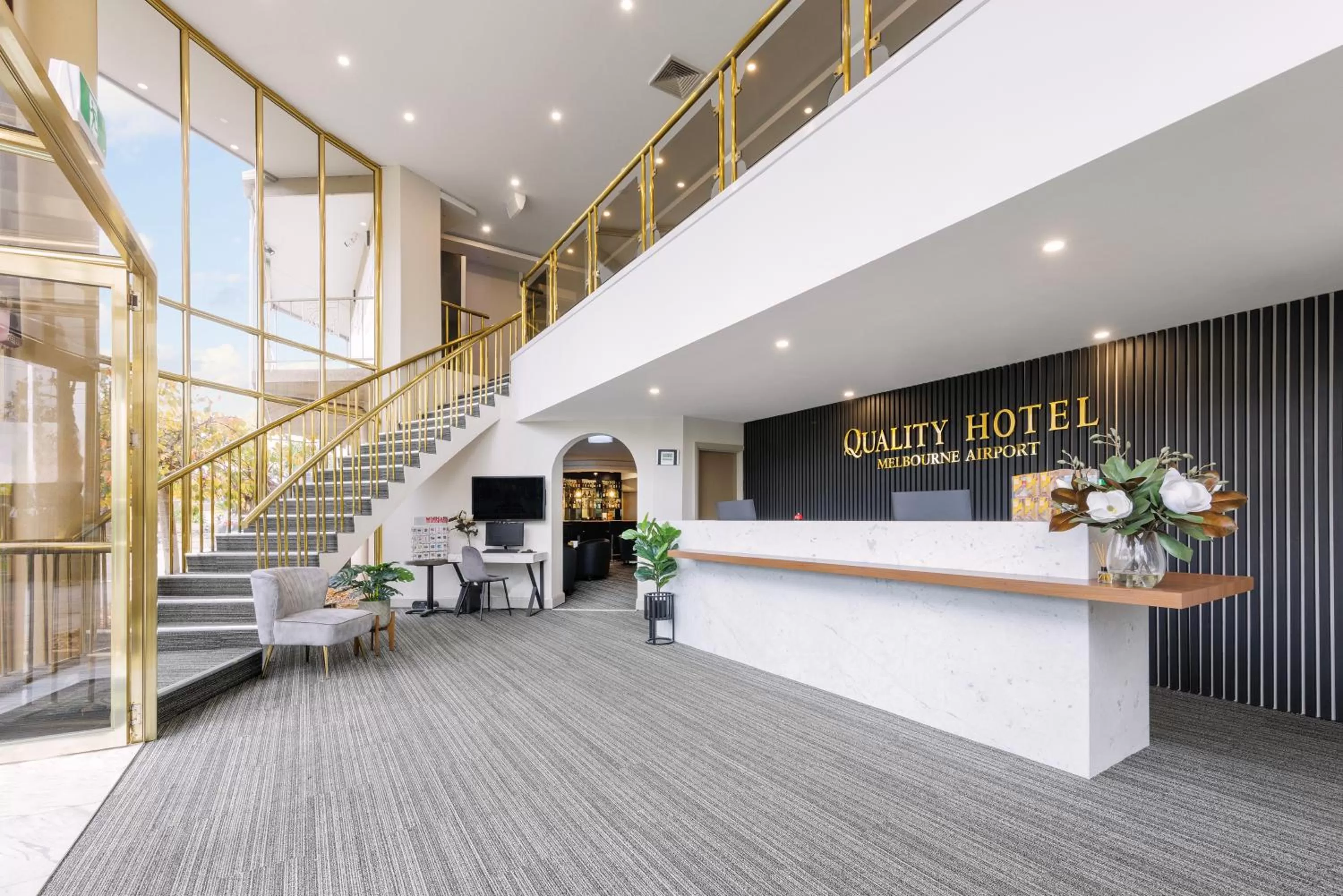 Lobby or reception in Quality Hotel Melbourne Airport