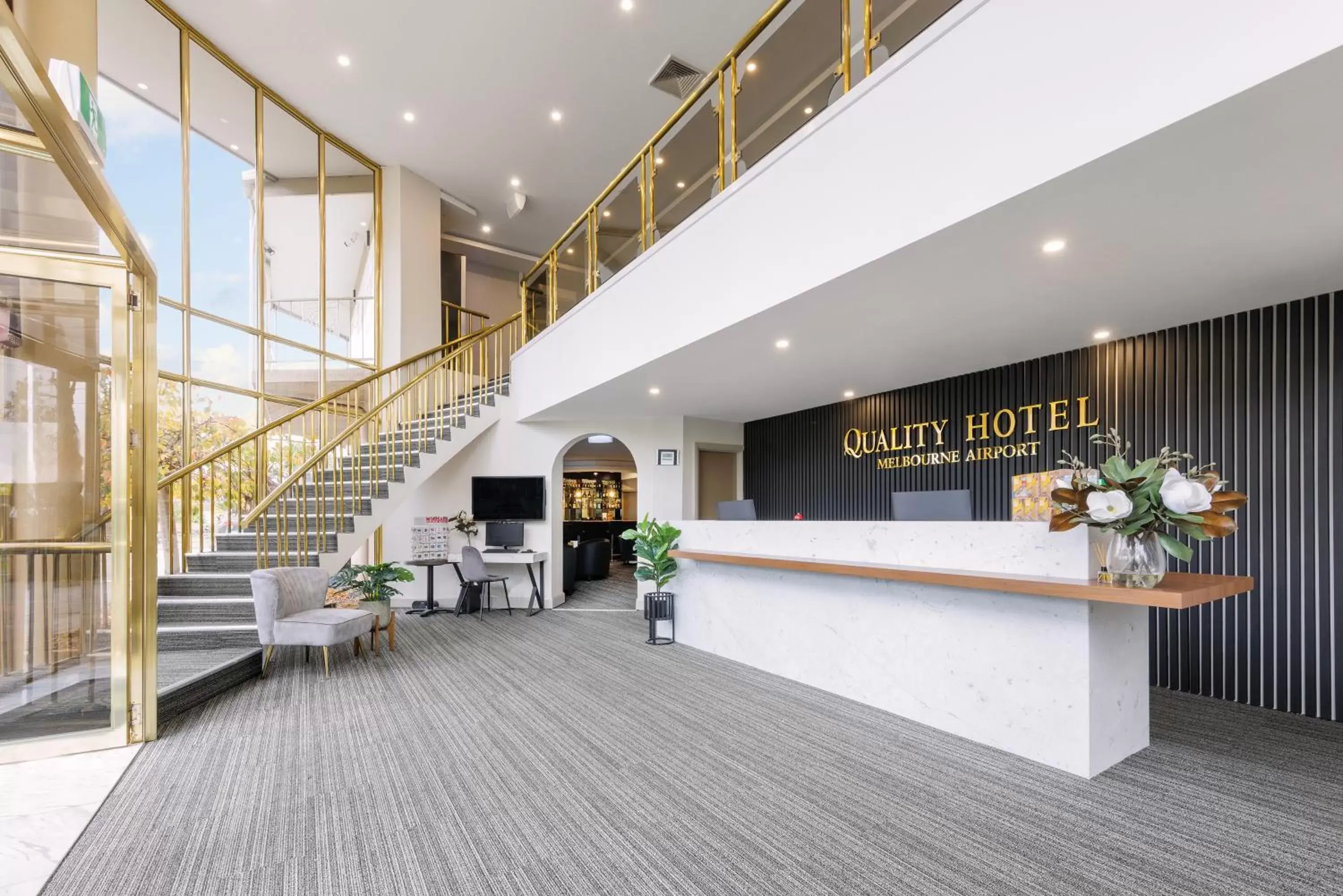 Lobby/Reception in Quality Hotel Melbourne Airport