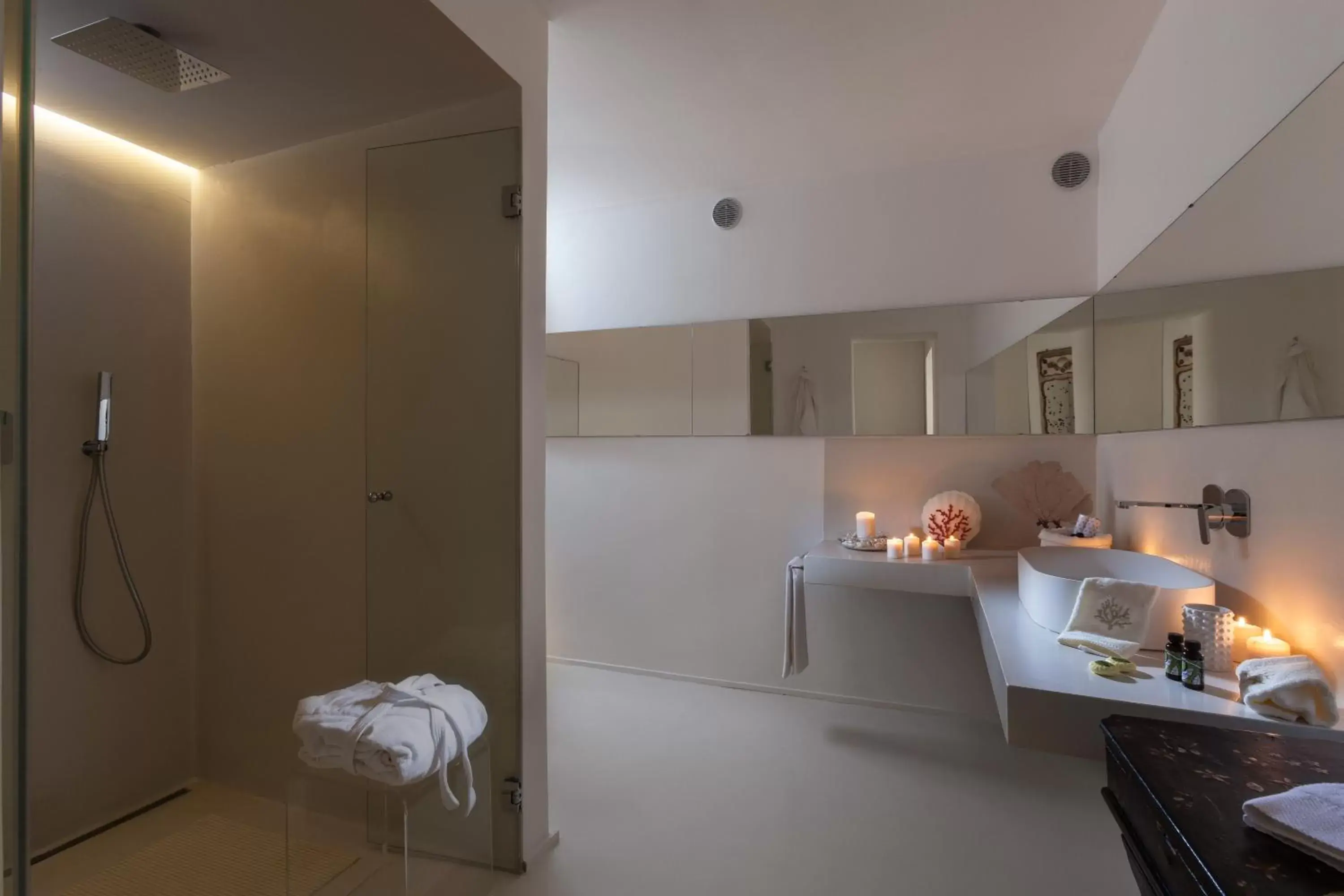 Bathroom, Kitchen/Kitchenette in Hotel Villa Taormina