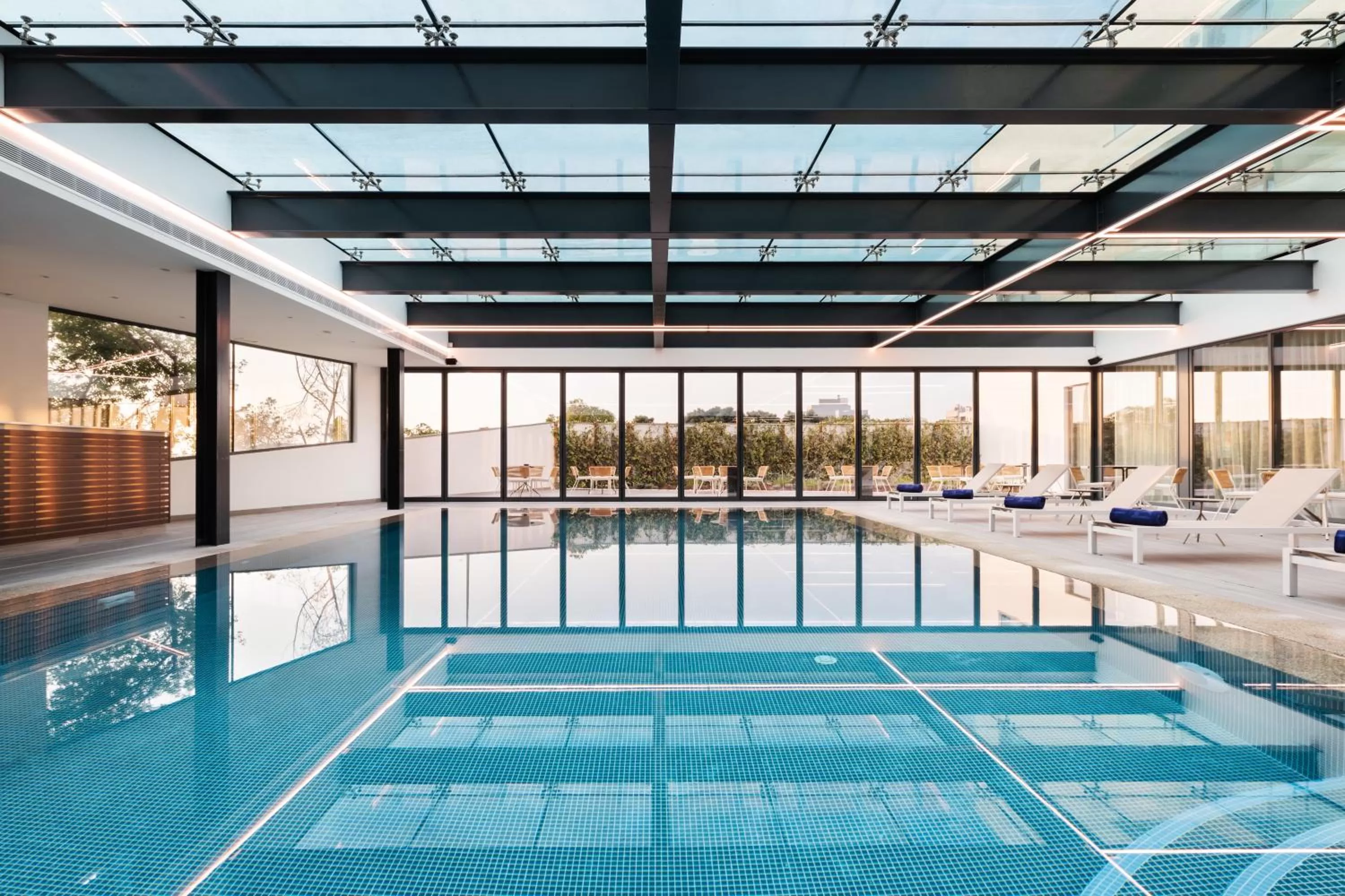Swimming pool in Eurostars Matosinhos