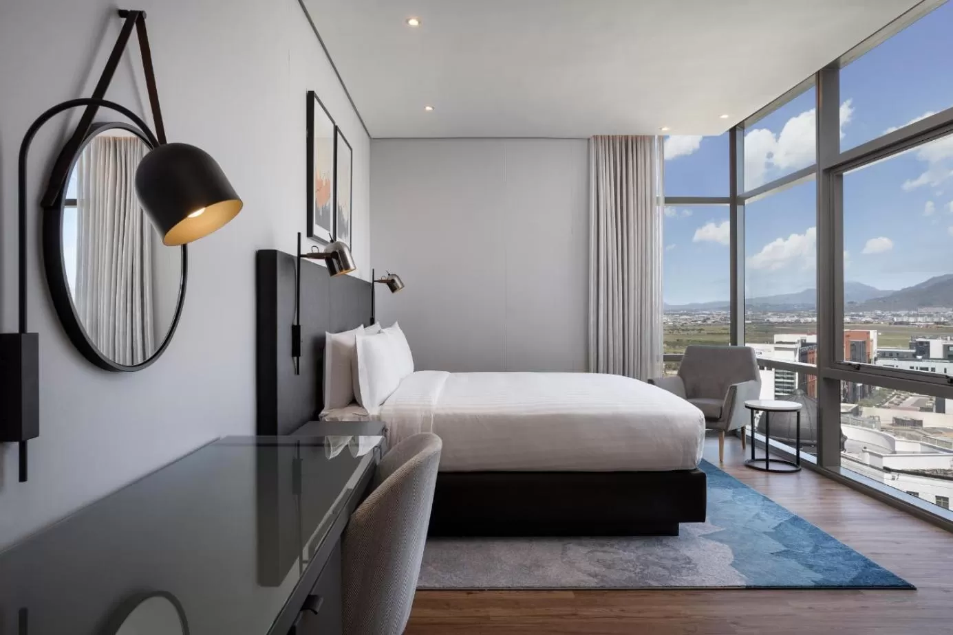 Property building, Bed in Cape Town Marriott Hotel Crystal Towers