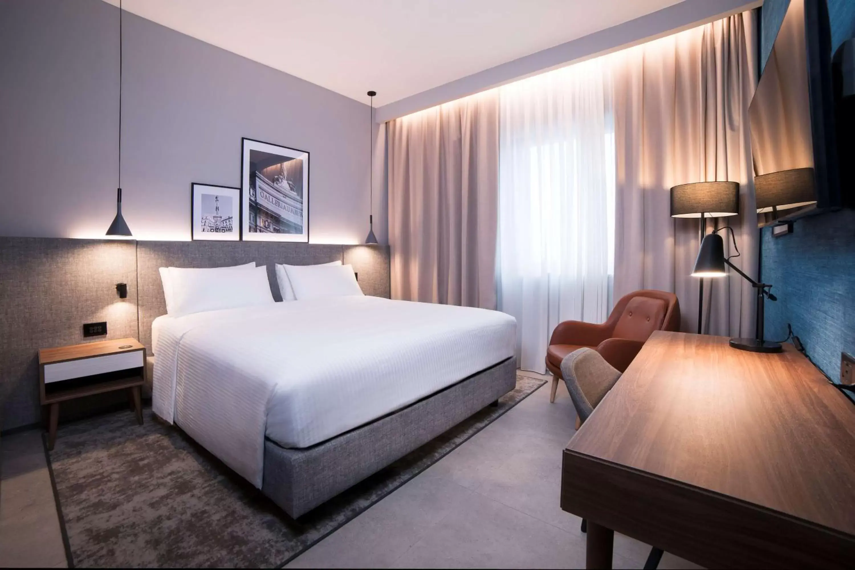 Photo of the whole room, Bed in Radisson Hotel Nola Naples Photo of the whole room, Bed in Radisson Hotel Nola Naples