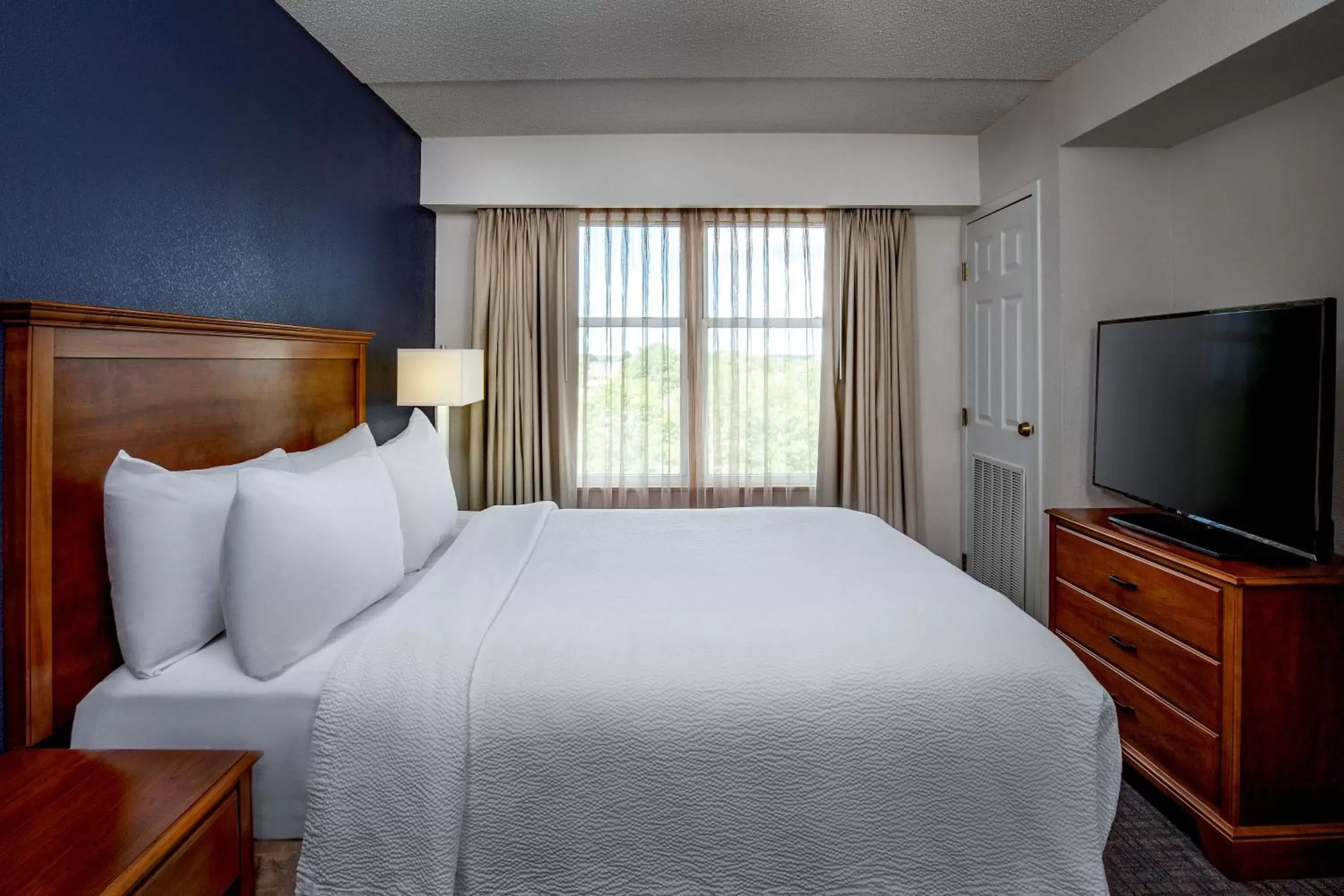 Bed in Residence Inn by Marriott Chesapeake Greenbrier