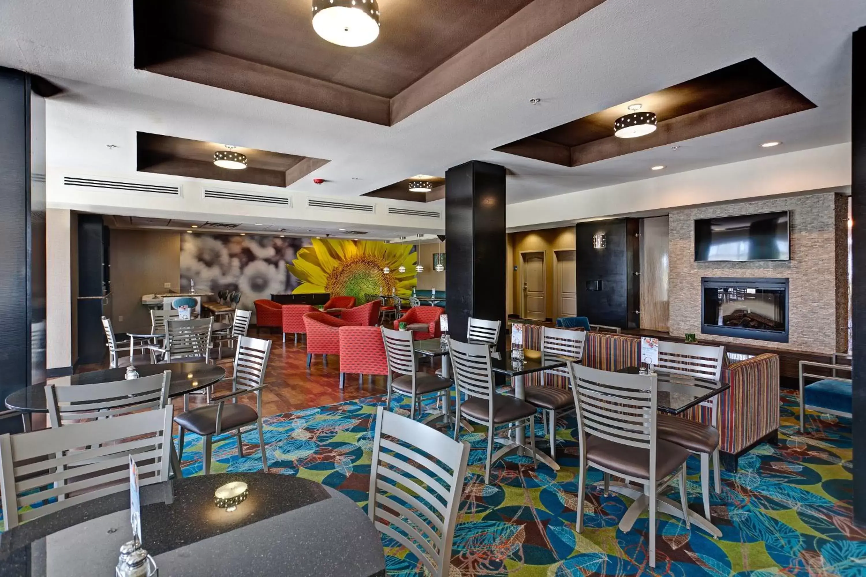 Breakfast, Restaurant/Places to Eat in Holiday Inn Express Northwest Maize, an IHG Hotel