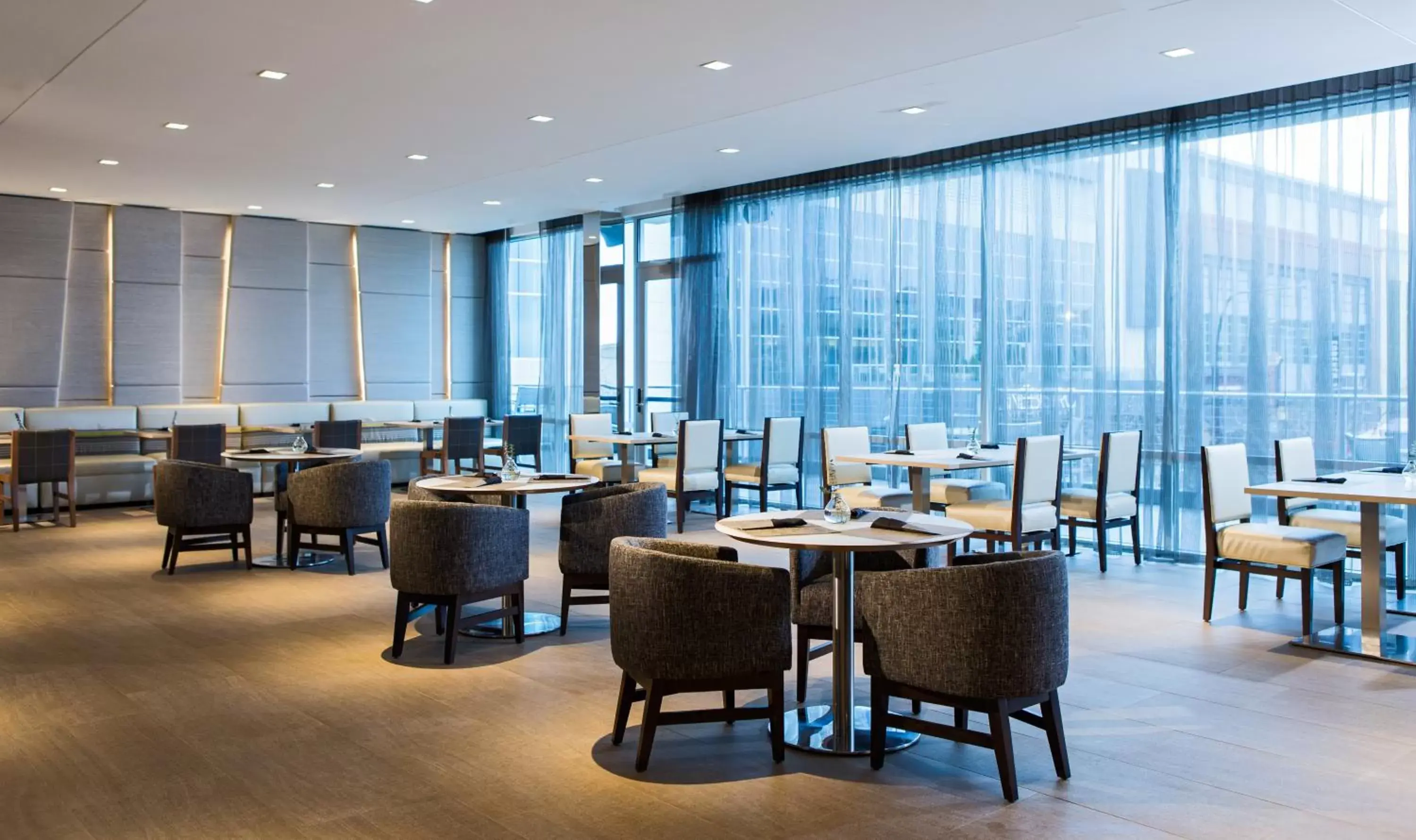 Restaurant/Places to Eat in AC Hotel Cincinnati at Liberty Center