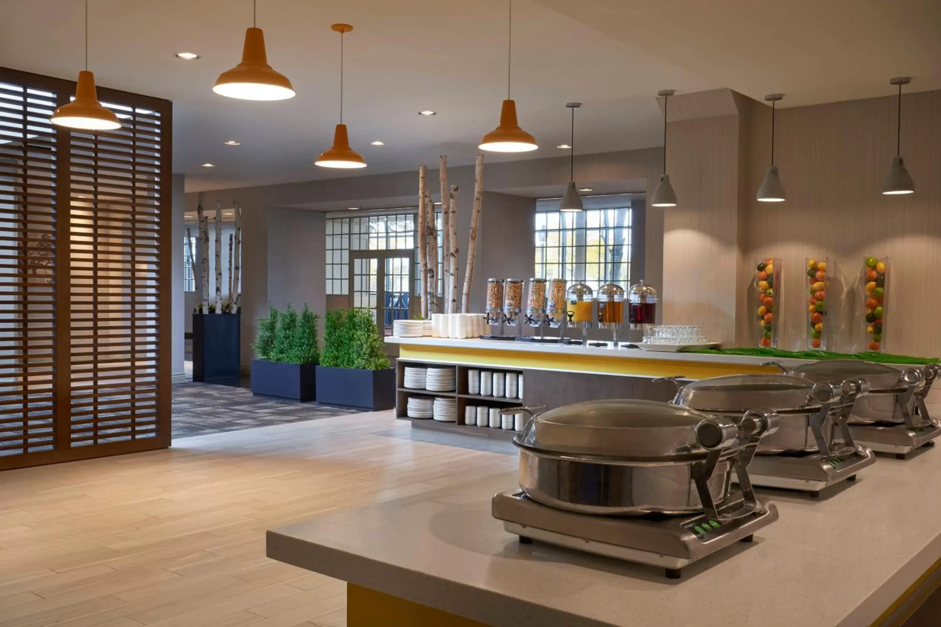 Restaurant/places to eat, Kitchen/Kitchenette in Delta Hotels by Marriott Toronto Airport & Conference Centre