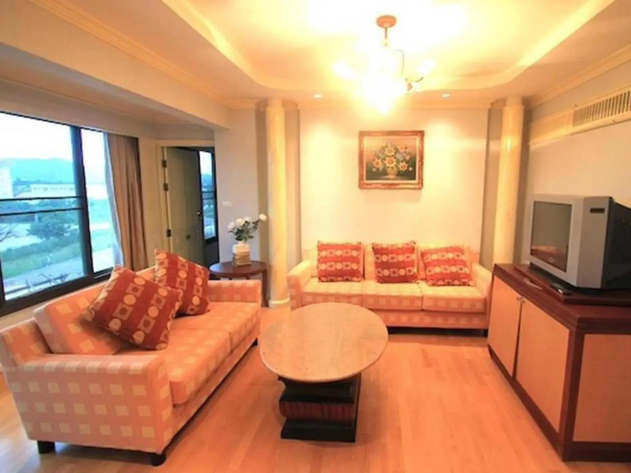 Living room, Seating Area in River Kwai Hotel