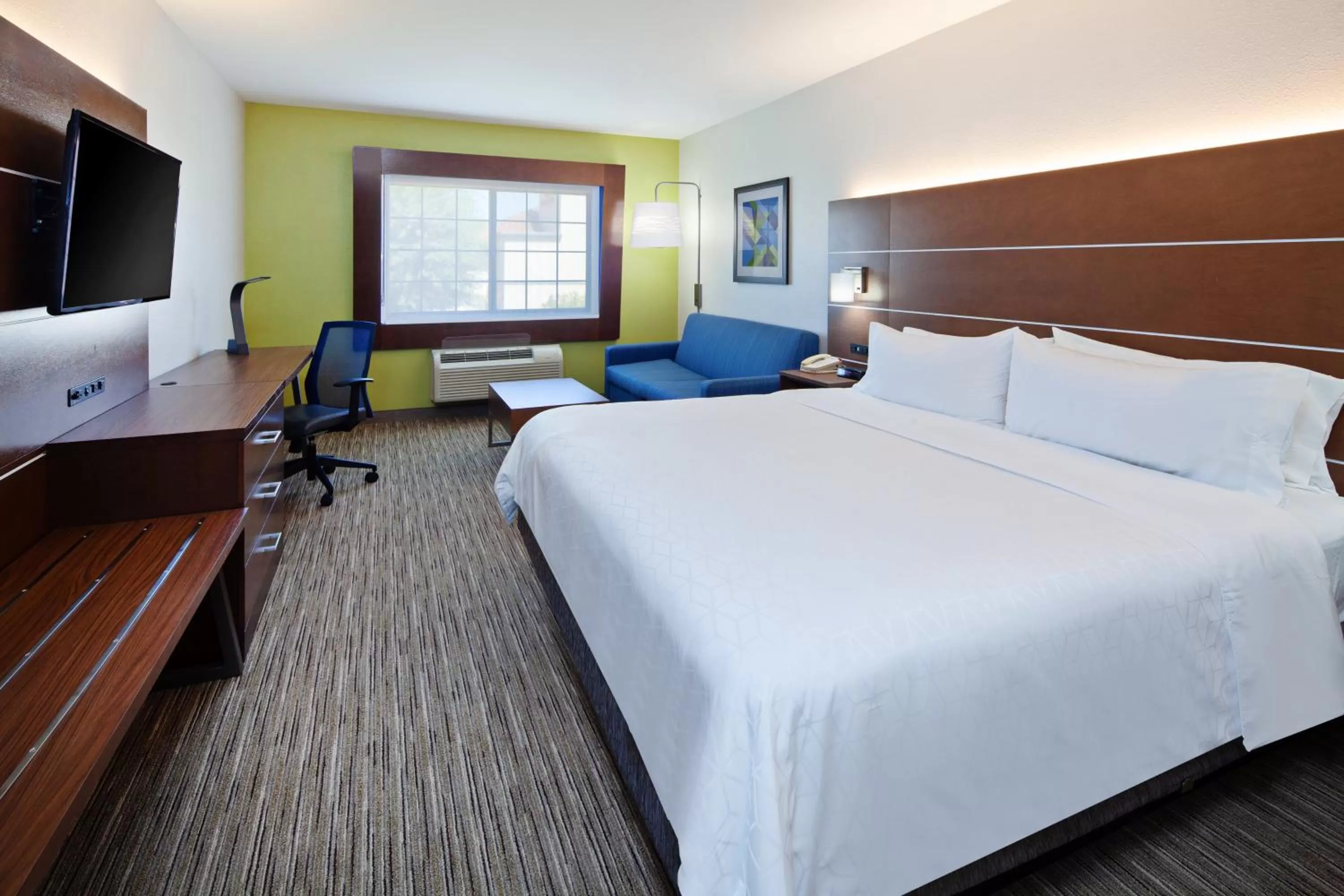 Photo of the whole room, Bed in Holiday Inn Express & Suites Rancho Mirage - Palm Spgs Area by IHG
