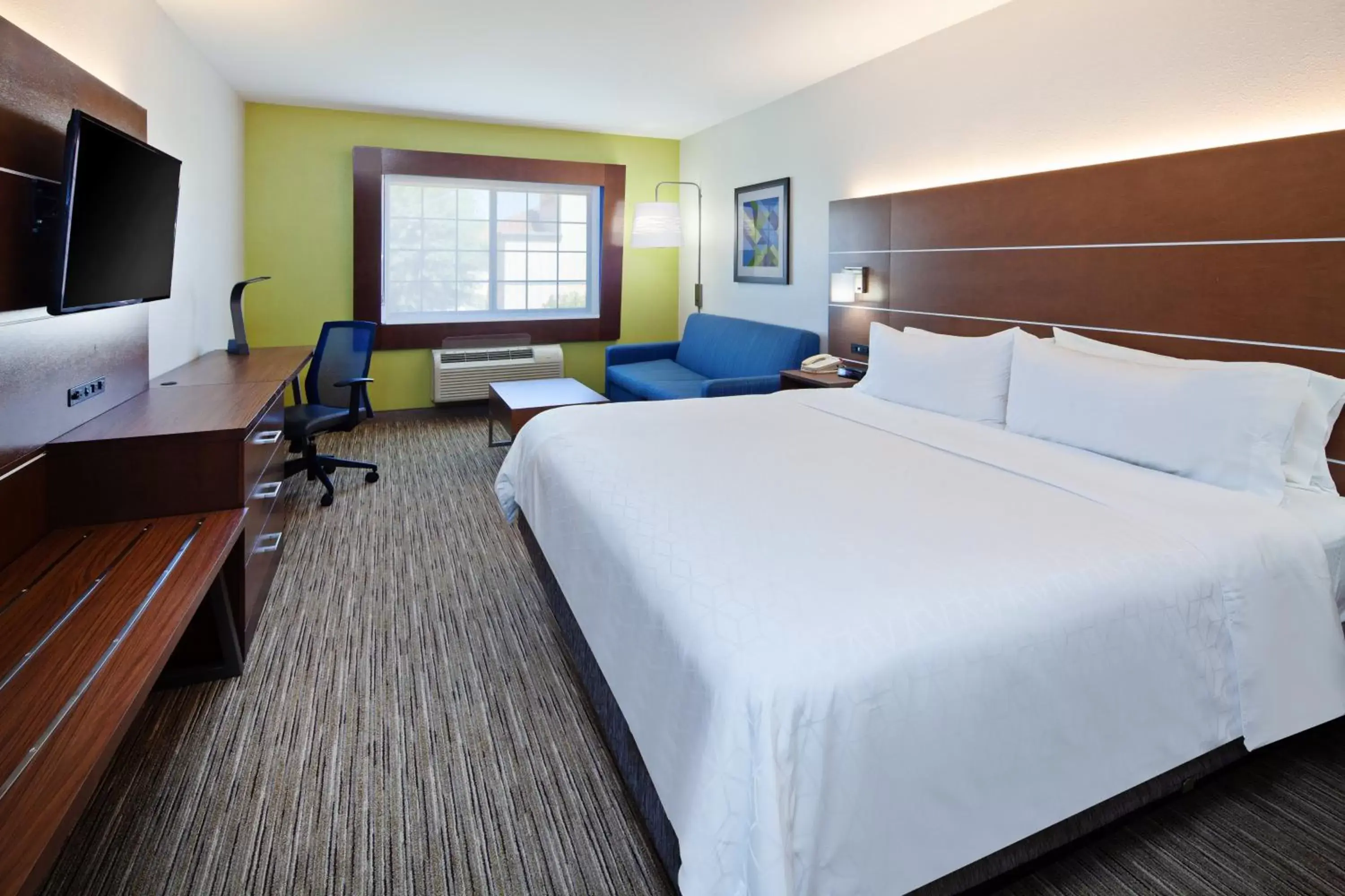 Photo of the whole room, Bed in Holiday Inn Express & Suites Rancho Mirage - Palm Spgs Area, an IHG Hotel