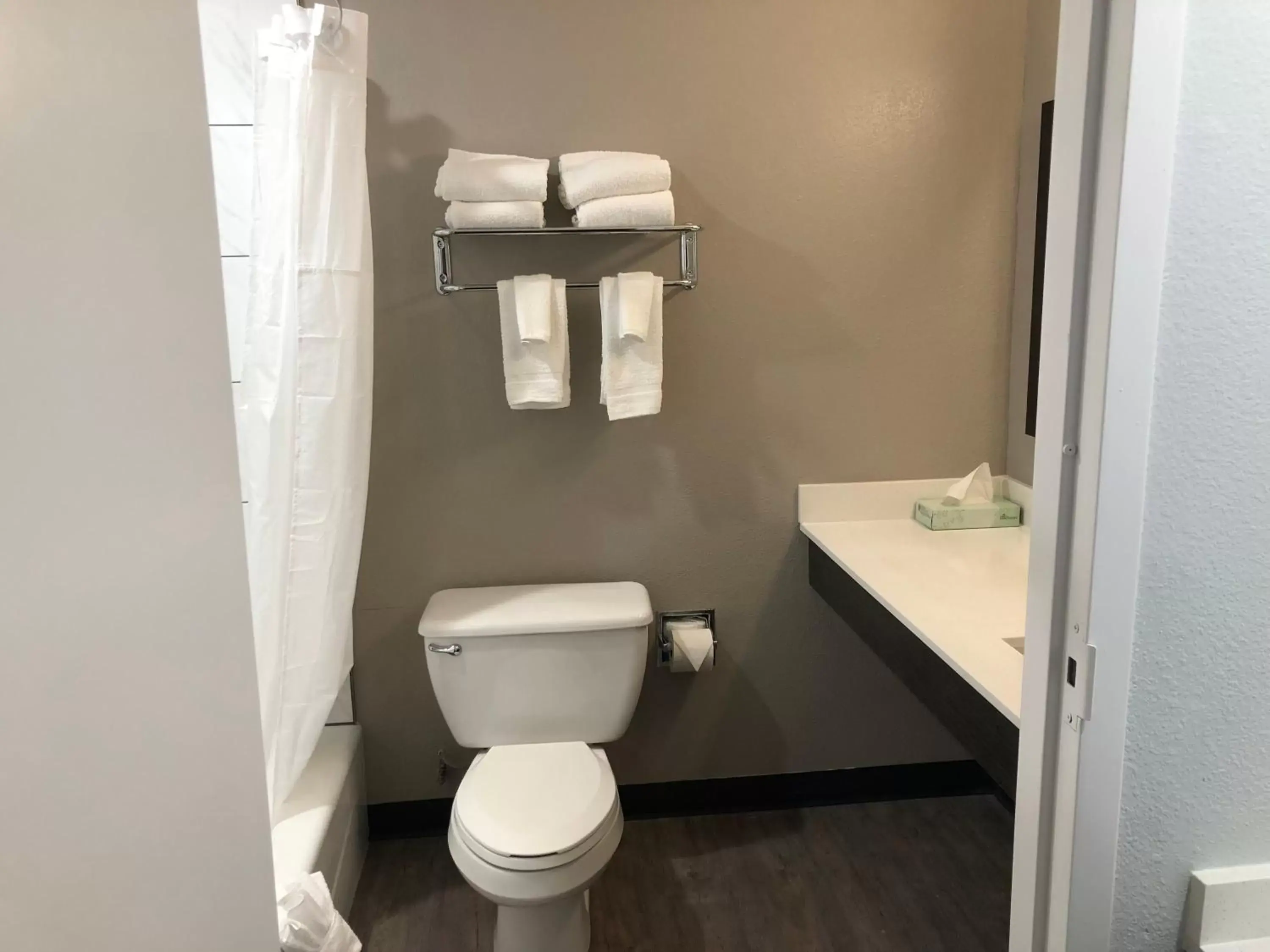 Bathroom in Studio 6 Killeen TX