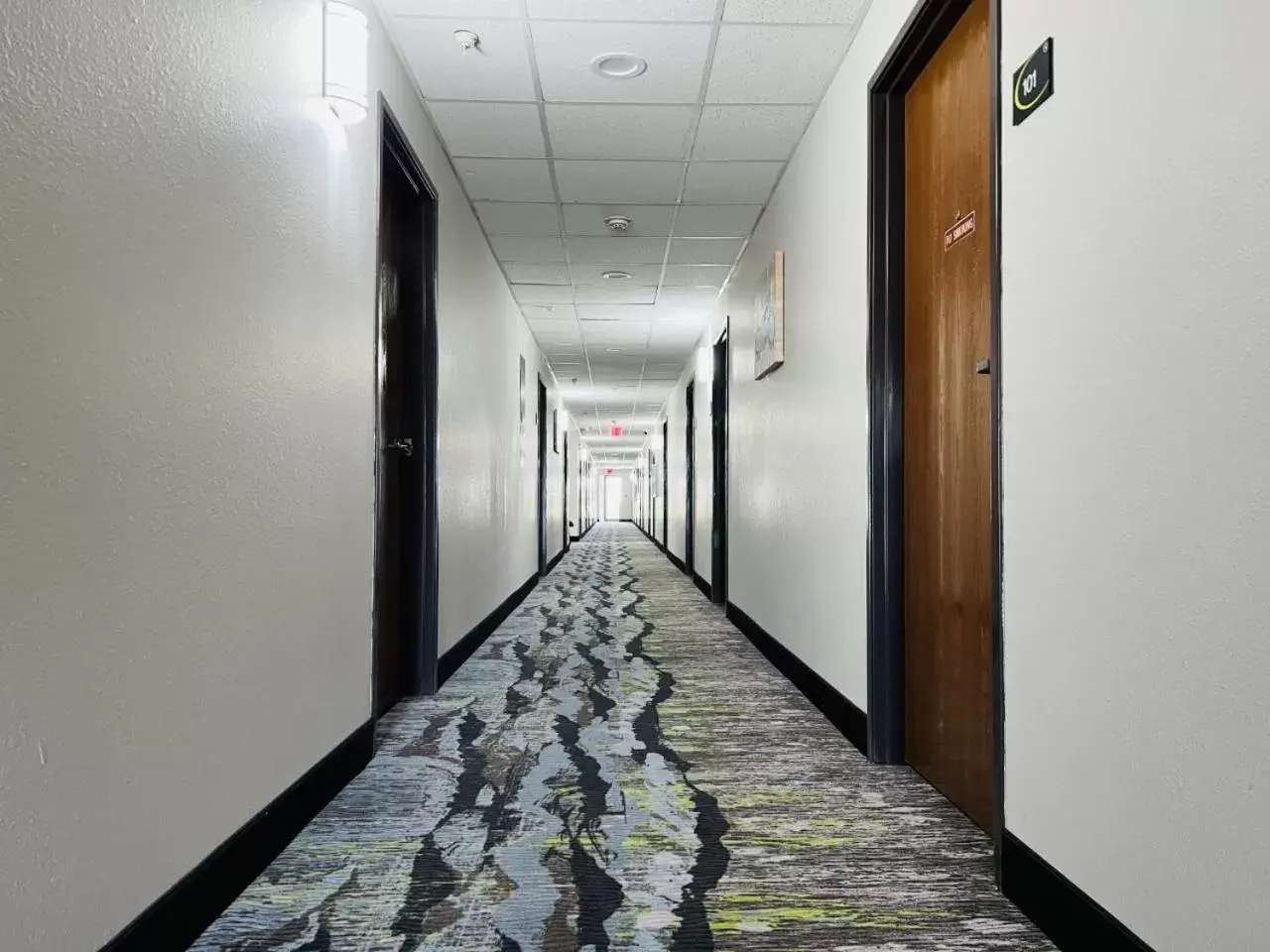 Property building in Super 8 by Wyndham Pratt Property building in Super 8 by Wyndham Pratt