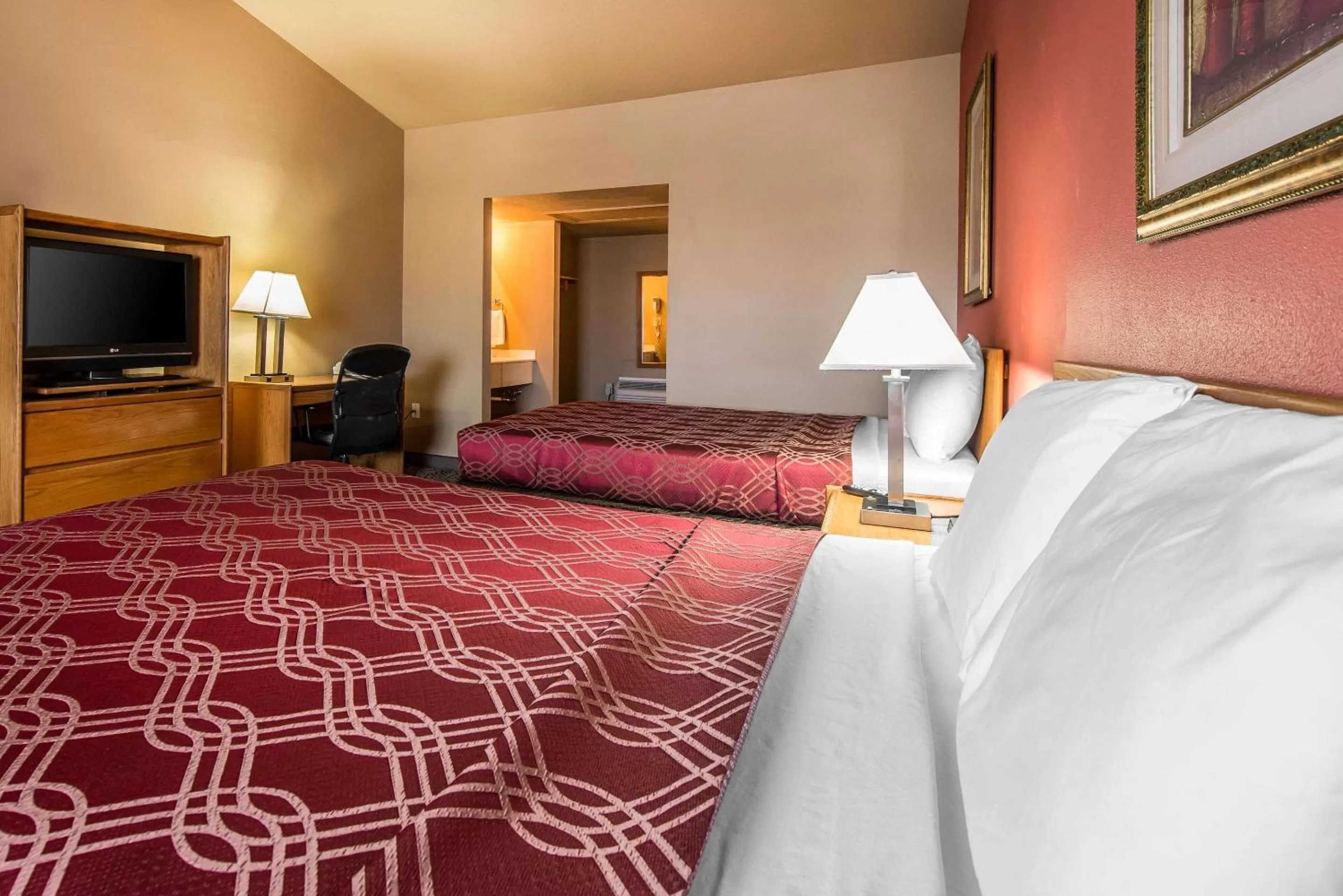 Photo of the whole room in Rodeway Inn