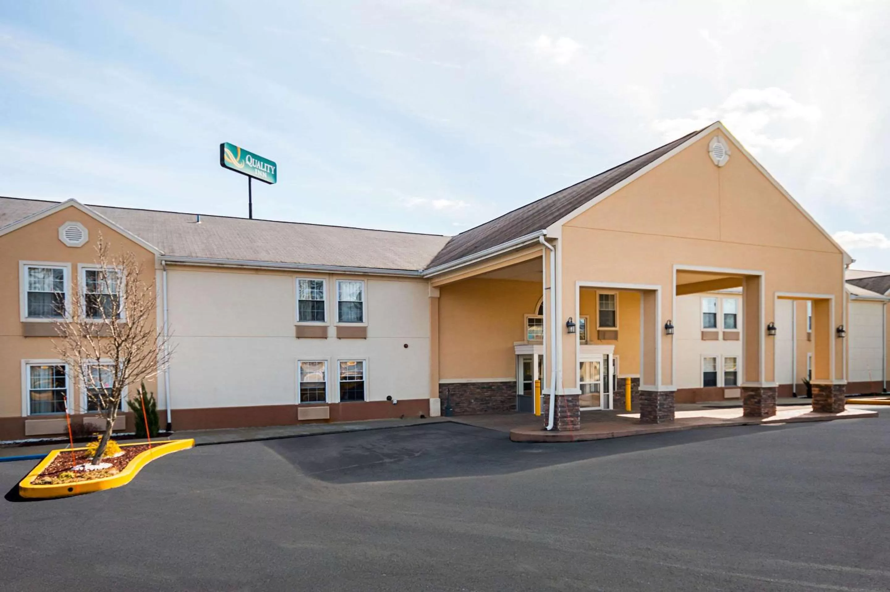 Property building in Quality Inn Fairmont