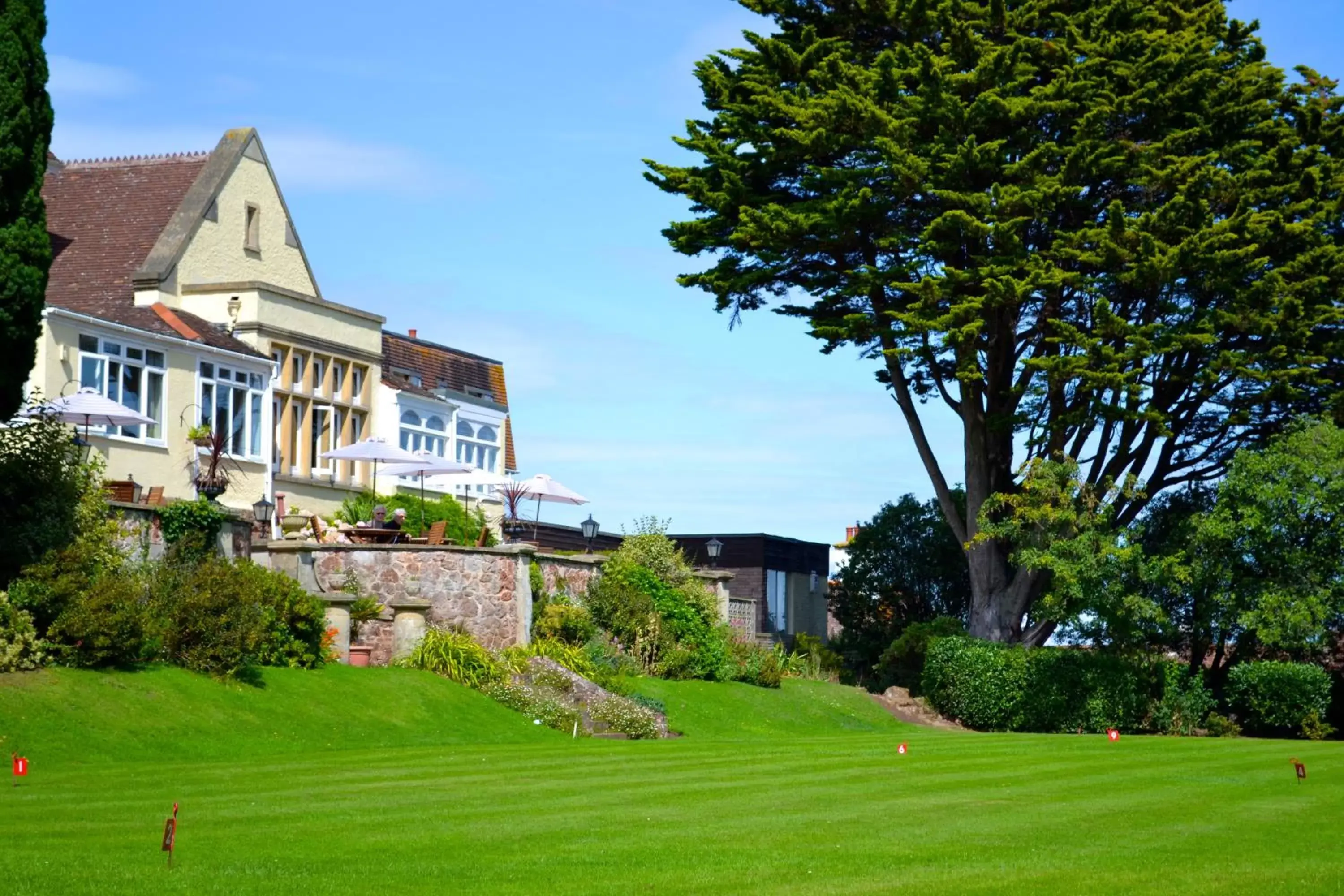 Garden, Property Building in Northfield Hotel