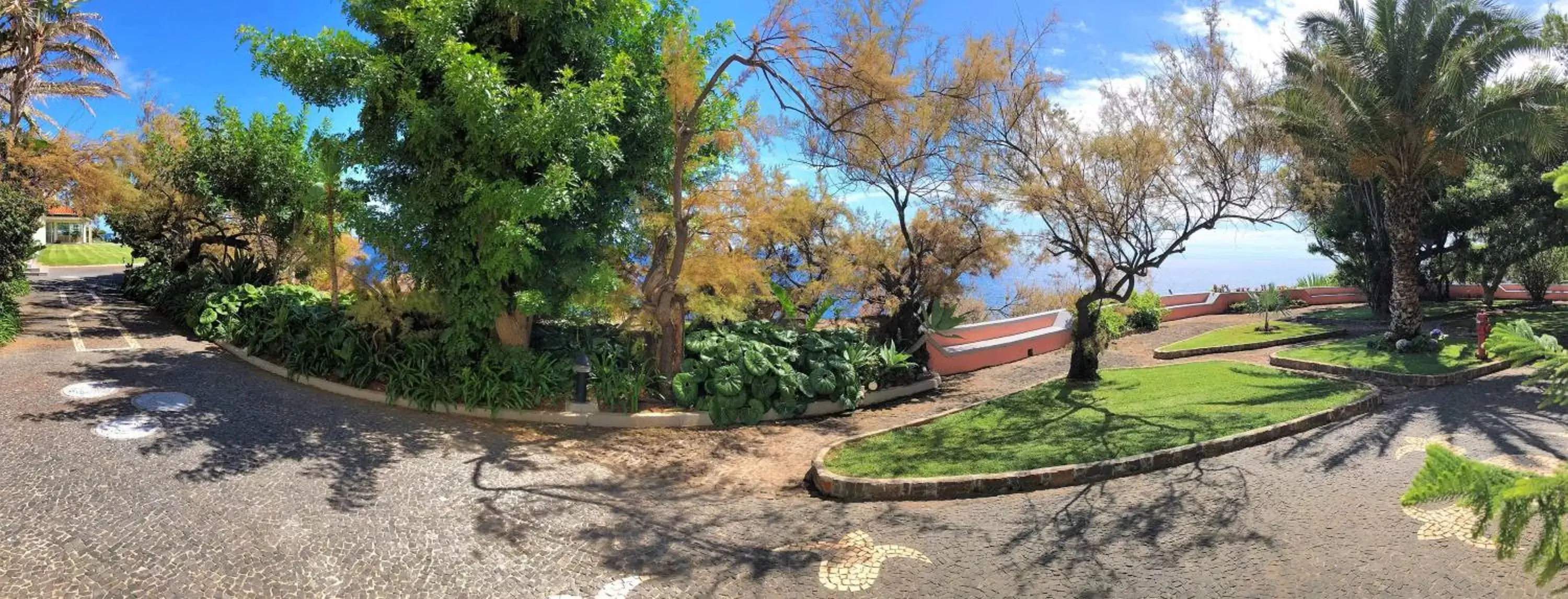 Garden view, Garden in Albatroz Beach & Yacht Club