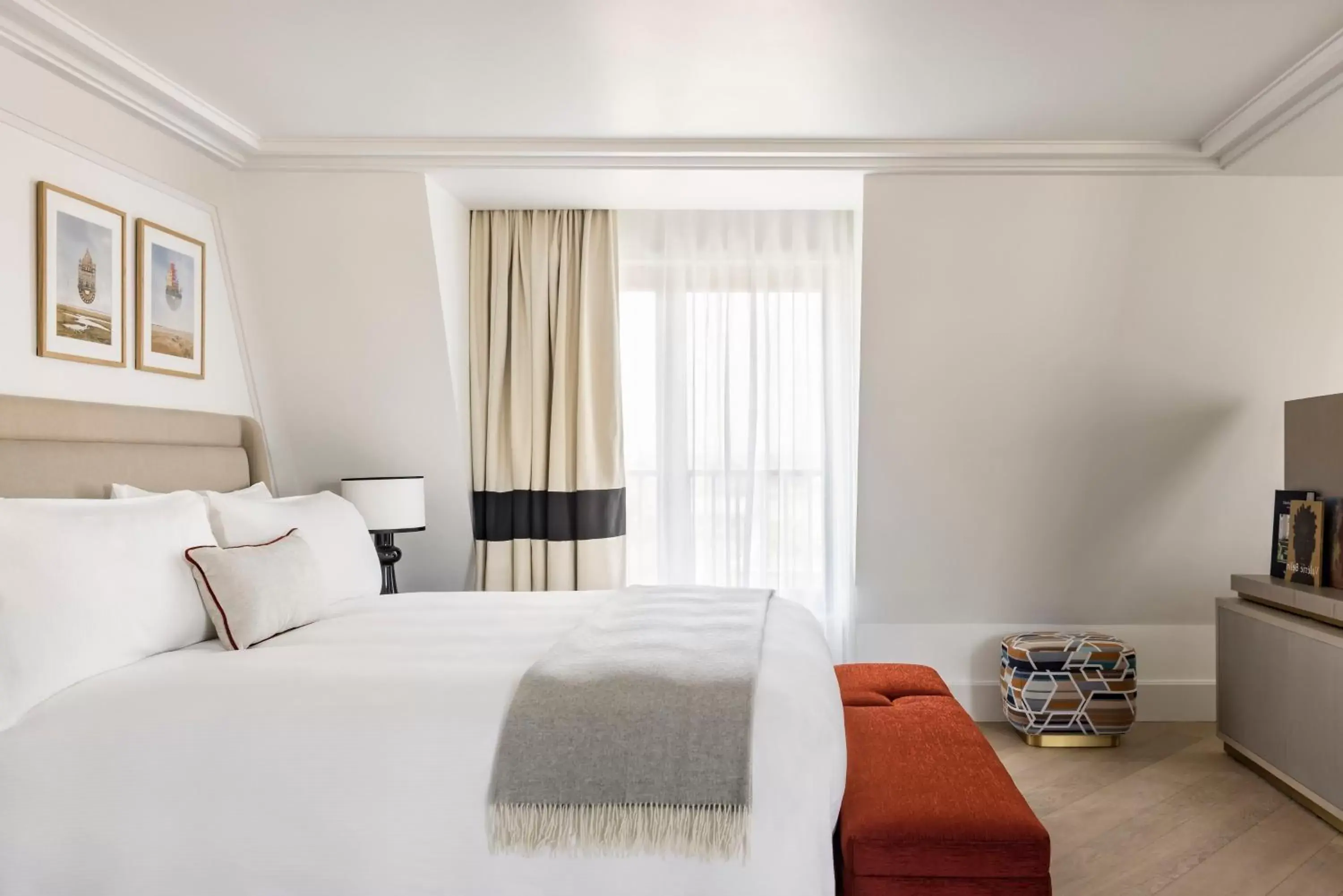 Photo of the whole room, Bed in Kimpton - St Honoré Paris, an IHG Hotel