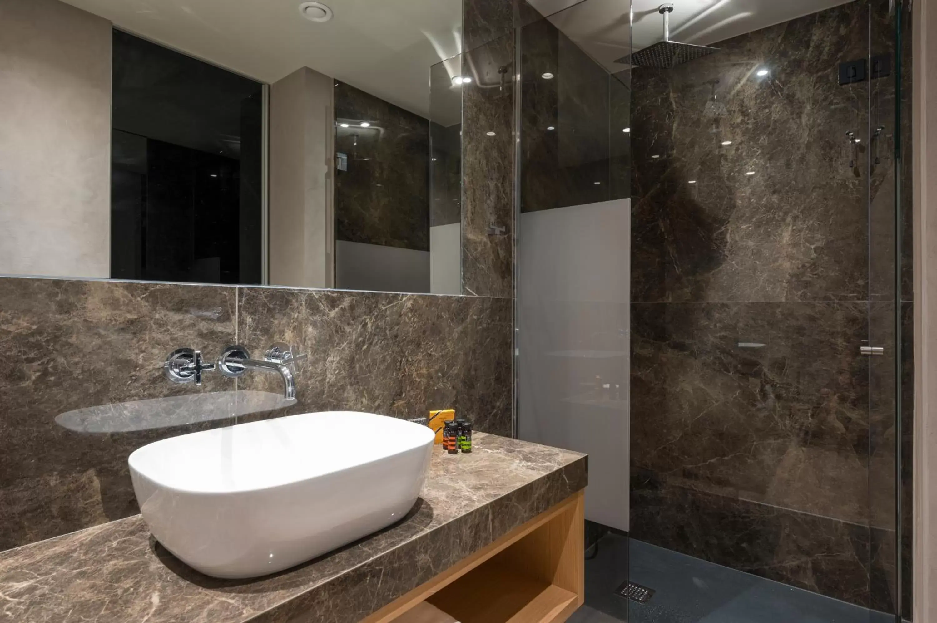 Photo of the whole room, Bathroom in Hyperion City Hotel & Spa