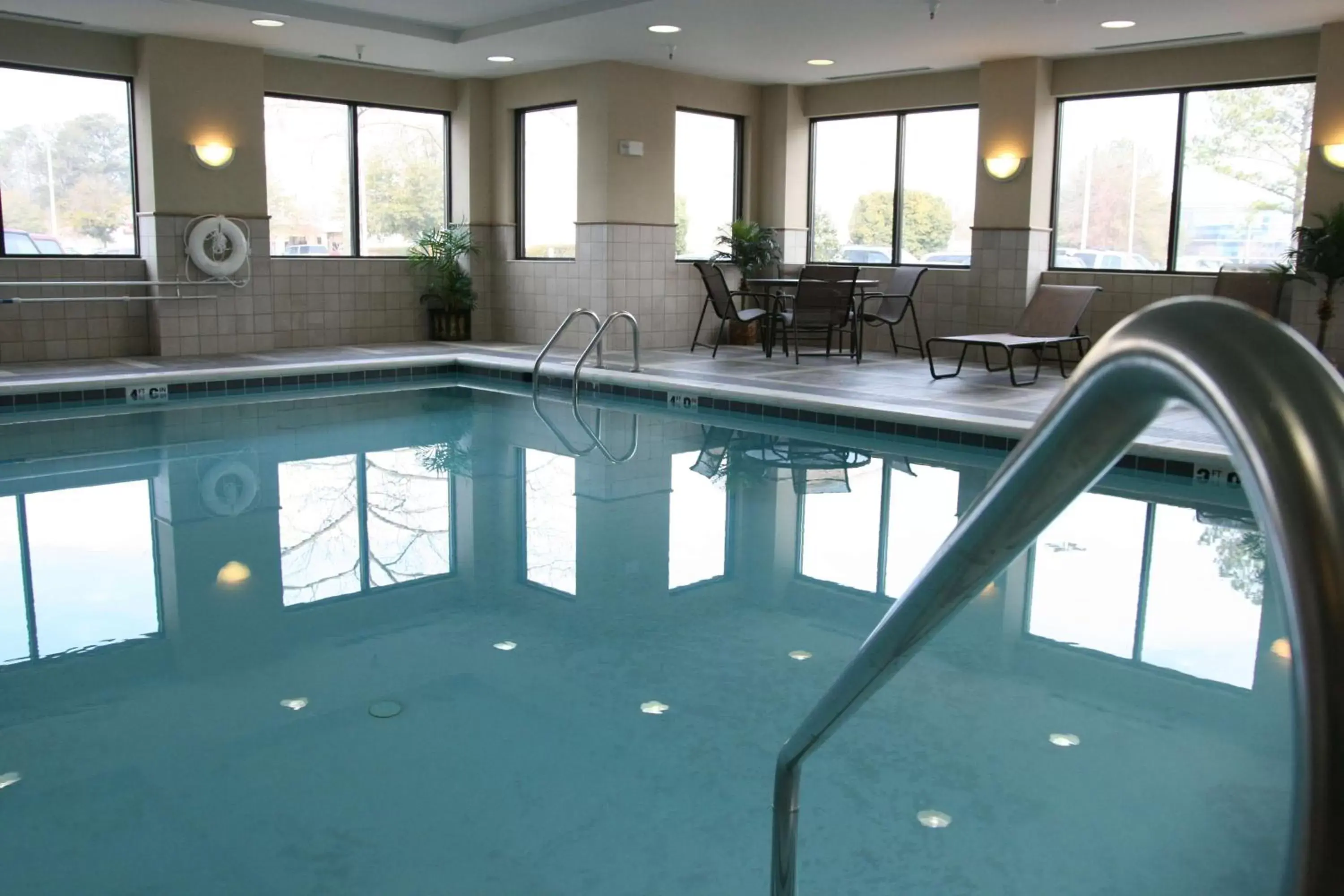 Pool view, Swimming Pool in Hampton Inn & Suites Norfolk-Airport