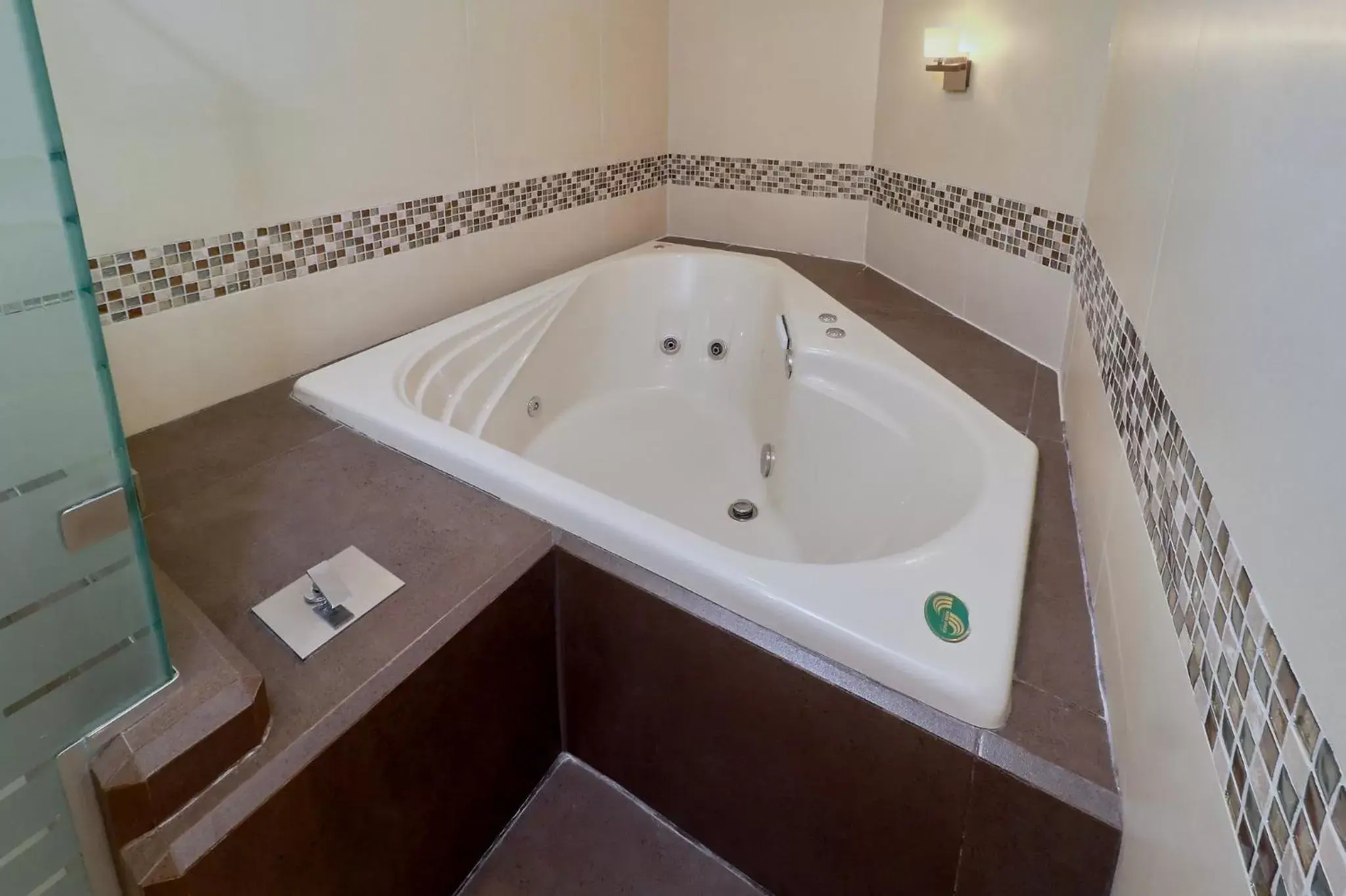 Bedroom, Bathroom in Holiday Inn Tuxpan - Convention Center, an IHG Hotel