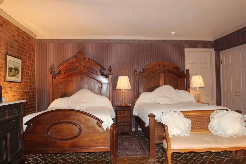 Photo of the whole room, Bed in Corners Mansion Inn - A Bed and Breakfast