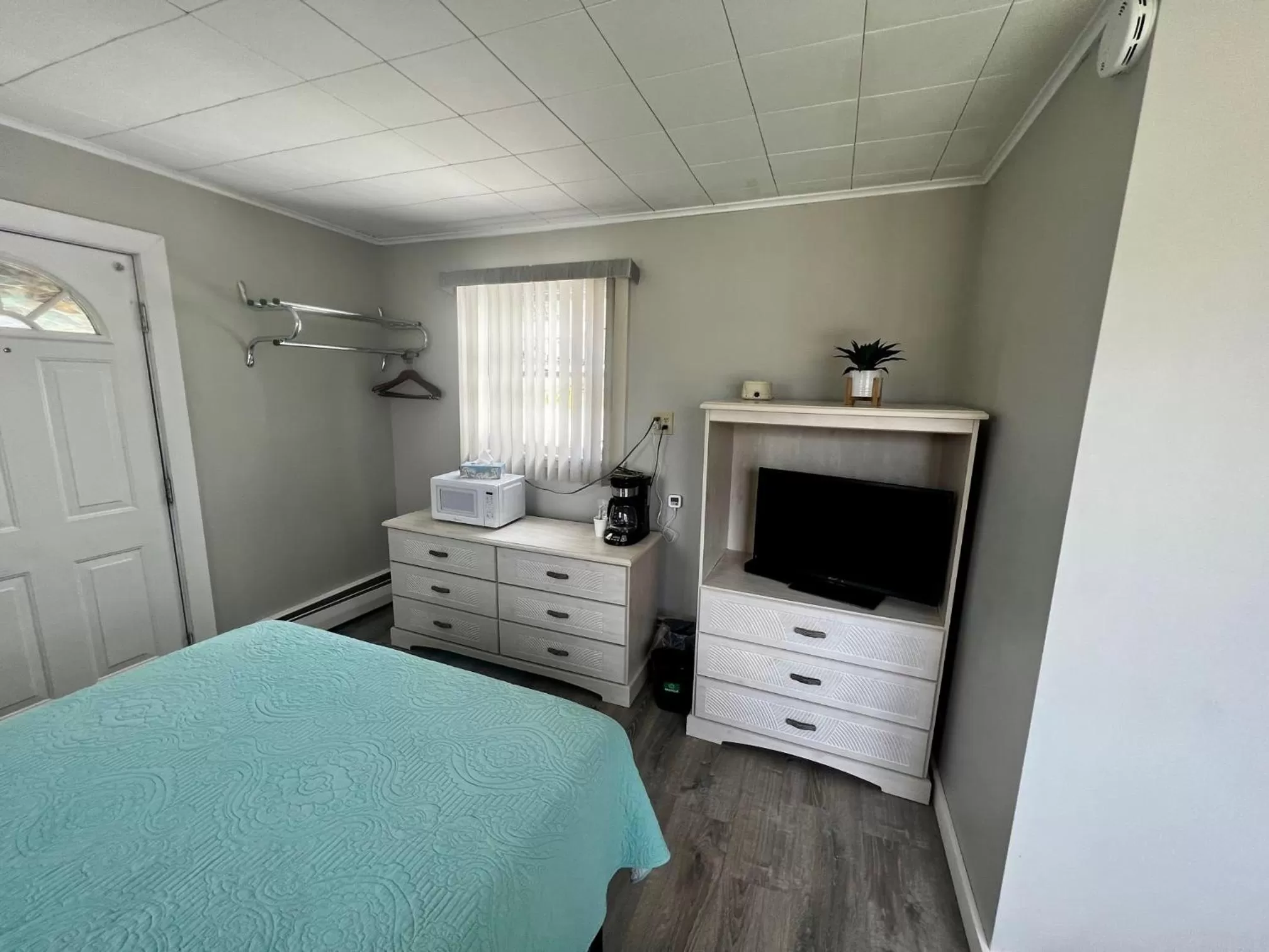 Bed in Claddagh Motel & Suites