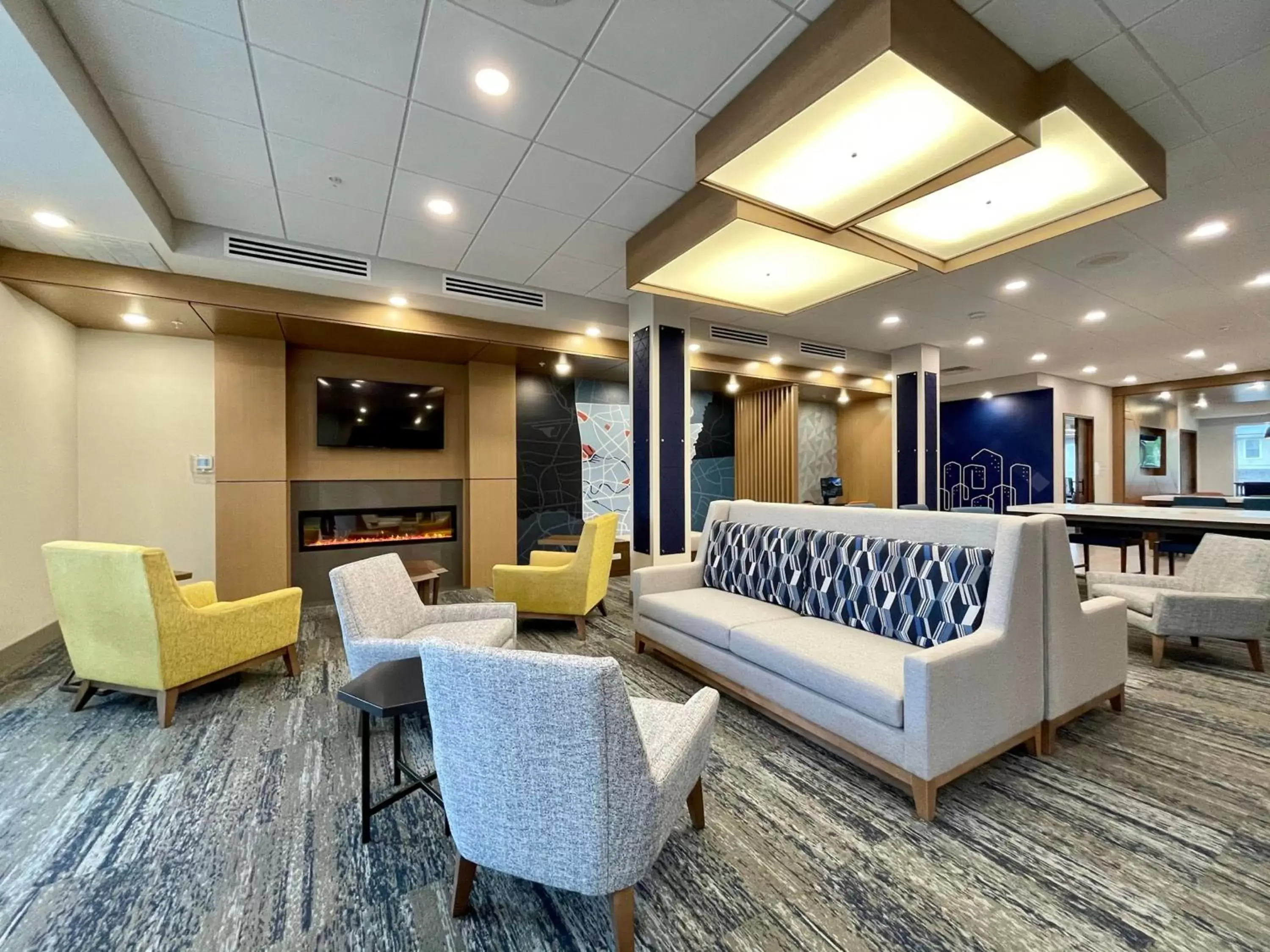 Lobby or reception in Holiday Inn Express & Suites - Ft. Smith - Airport, an IHG Hotel