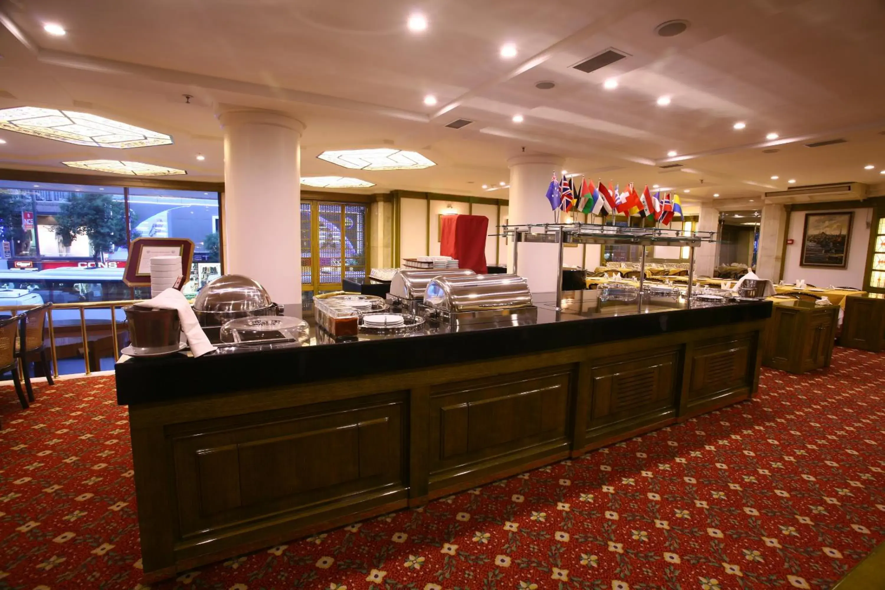 Restaurant/places to eat in Istanbul Royal Hotel