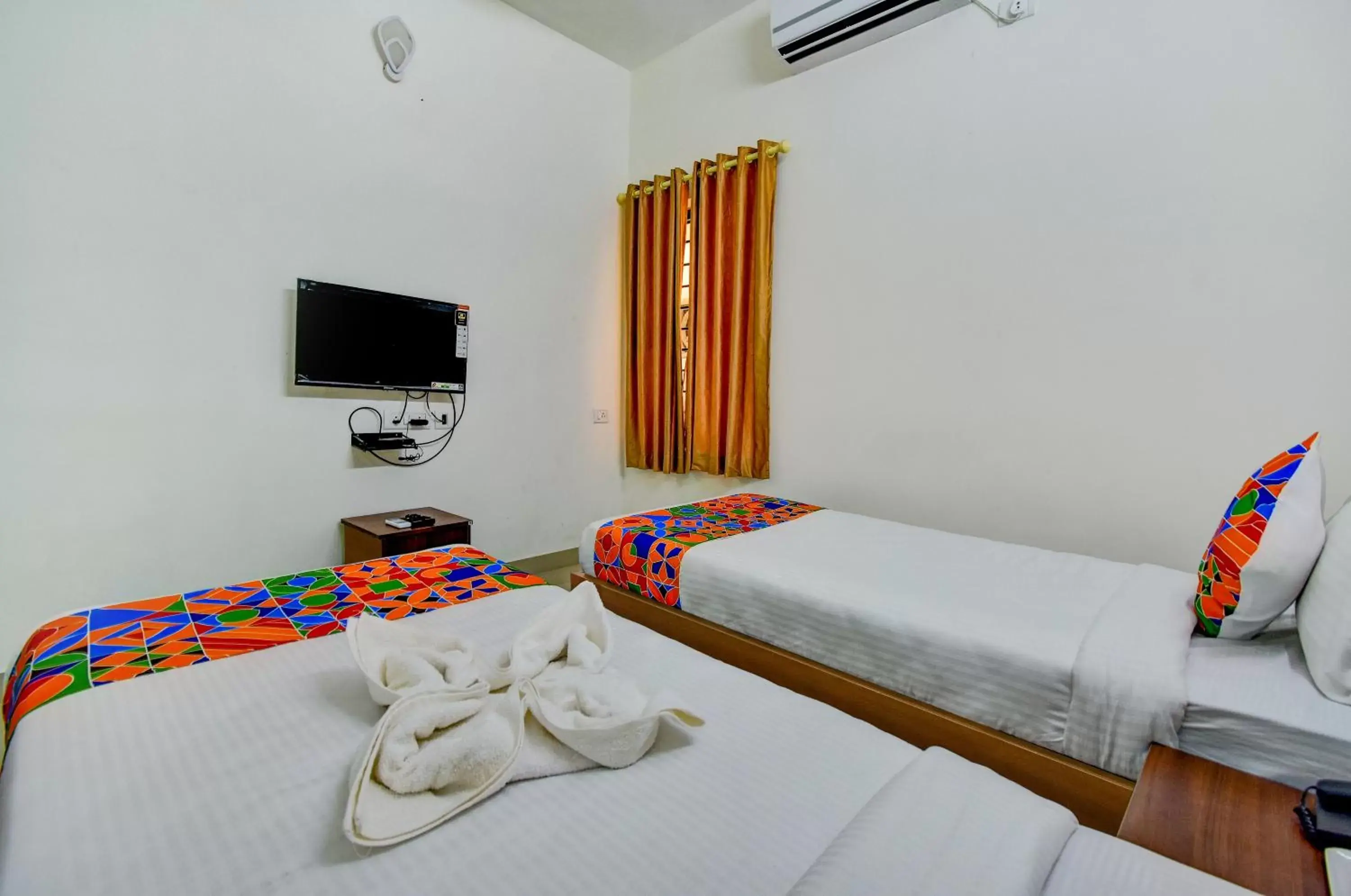 Bedroom, Bed in FabExpress PAS Residency - Nr Marina Beach Bedroom, Bed in FabExpress PAS Residency - Nr Marina Beach
