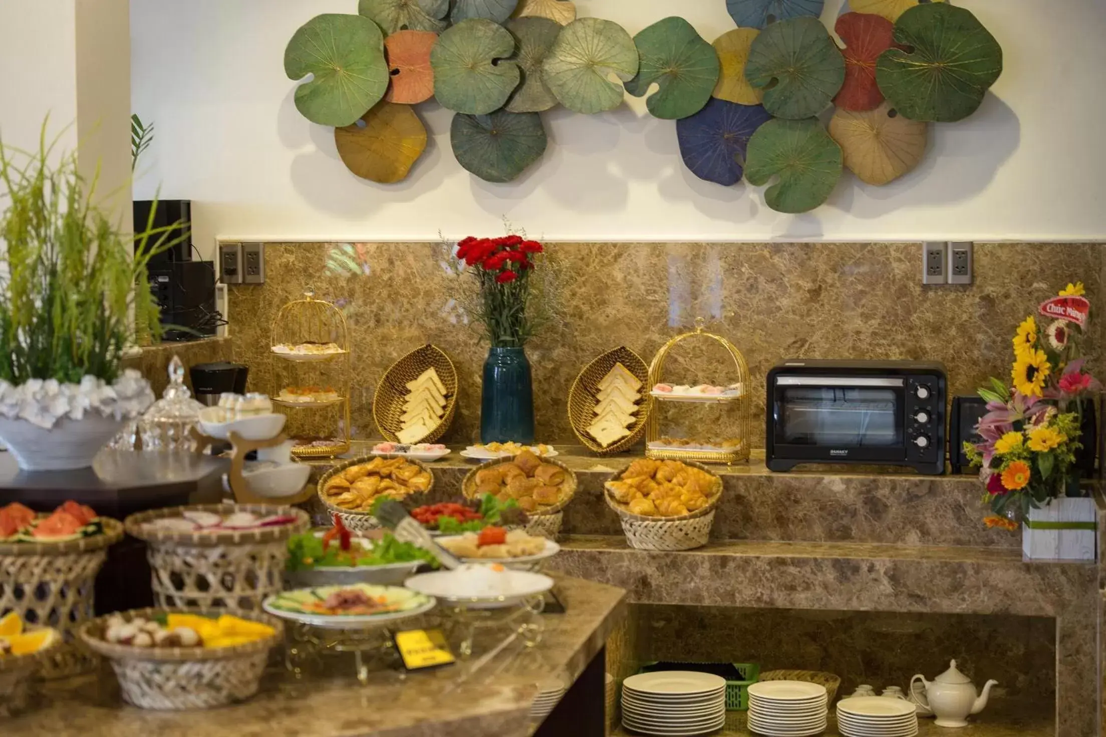 Food and drinks in Hoang Trinh Hotel Food and drinks in Hoang Trinh Hotel