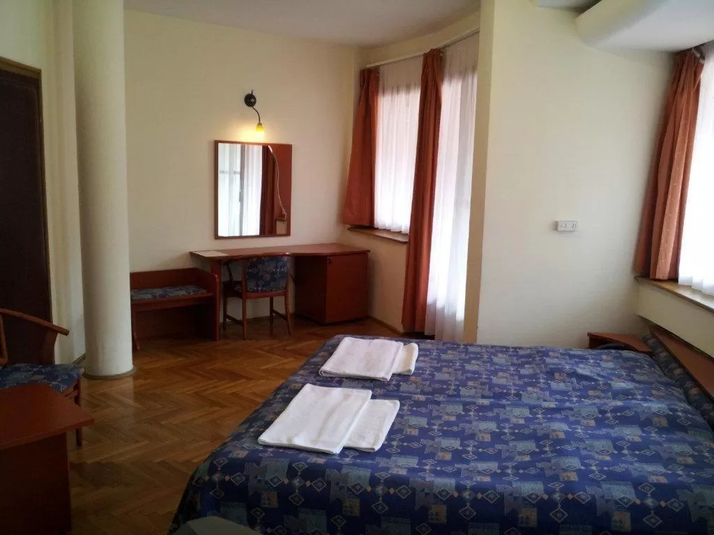 Photo of the whole room, Bed in Fenyves Wellness Hotel Békéscsaba