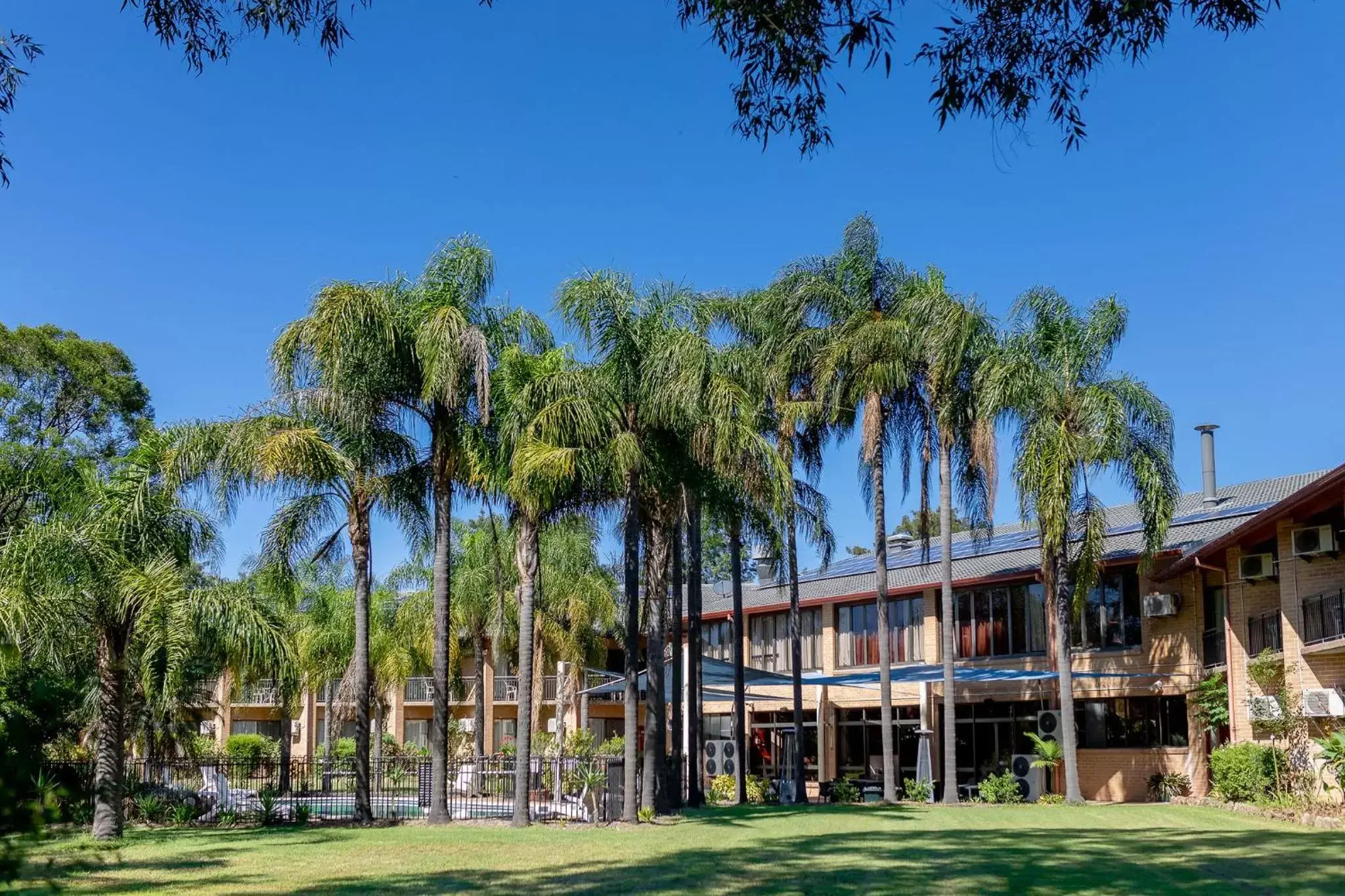 Property Building in Charbonnier Motor Inn