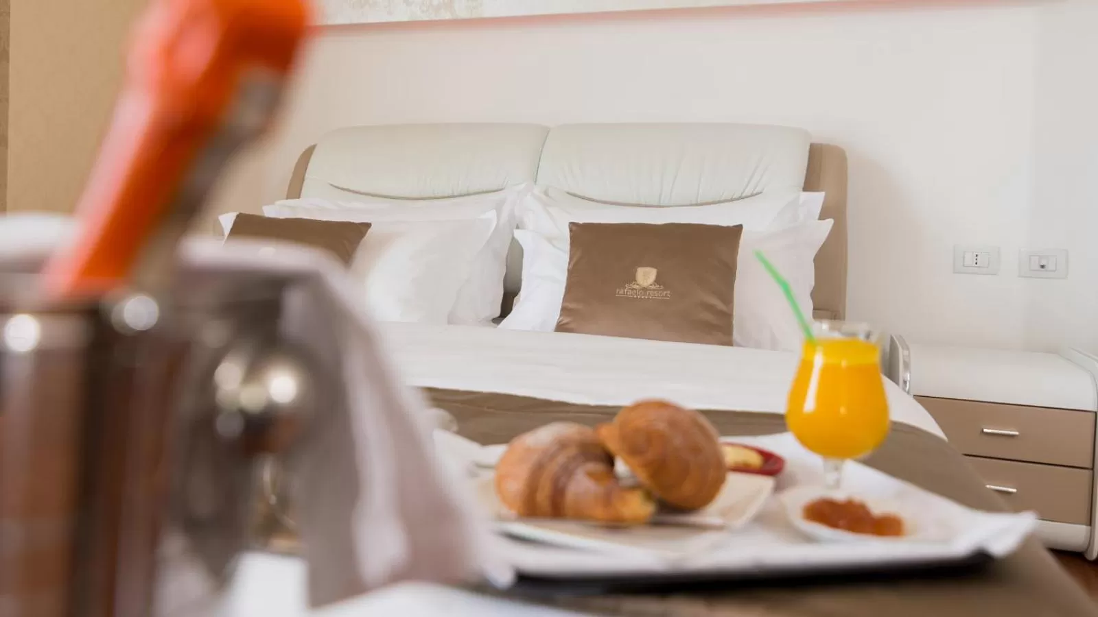 Food, Bed in Deluxe & Executive SPA by Rafaelo